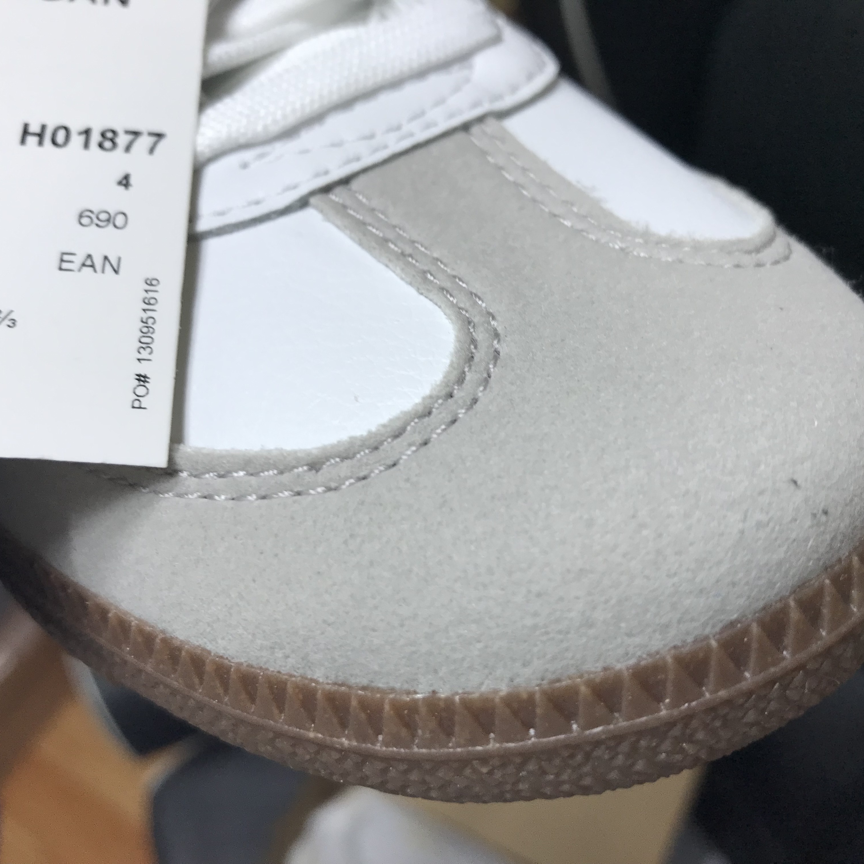 Adidas Samba Vegan White Black, Adidas Samba OG Cloud White 착용 스타일 - 4