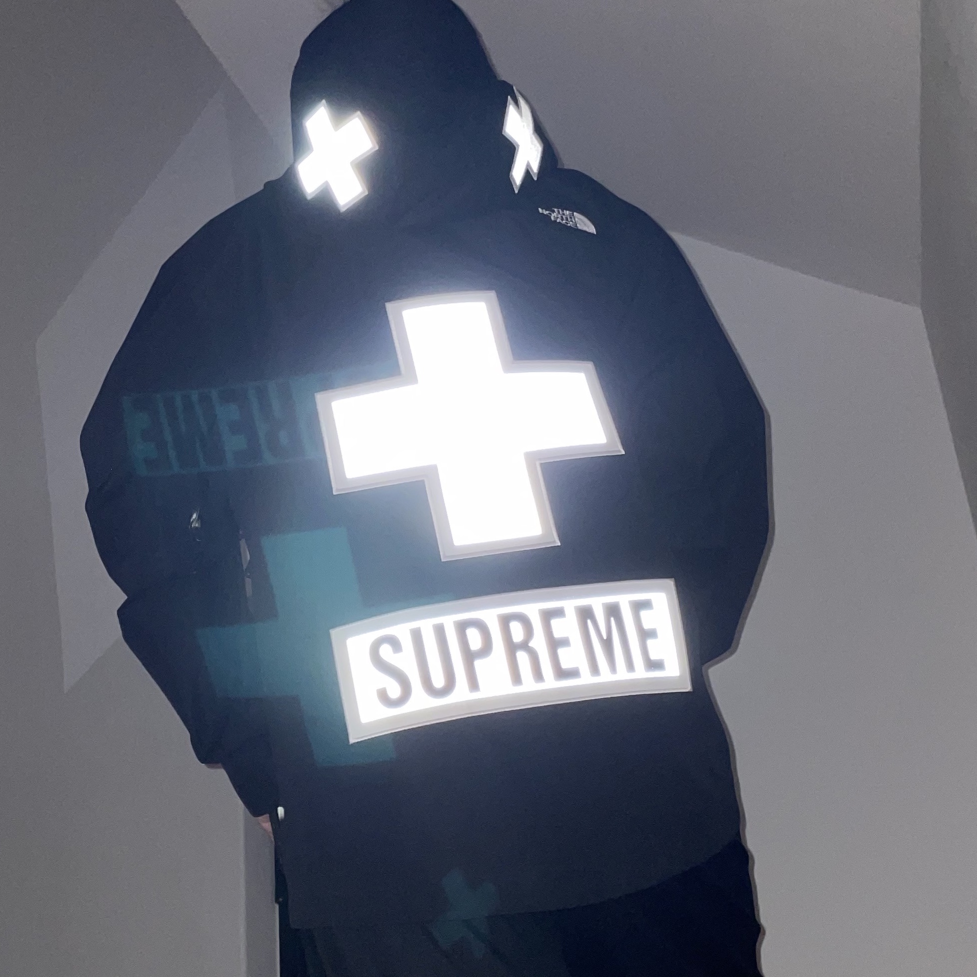 Supreme x The North Face Summit Series Rescue Mountain Pro Jacket Black - 22SS 착용 스타일 - 4