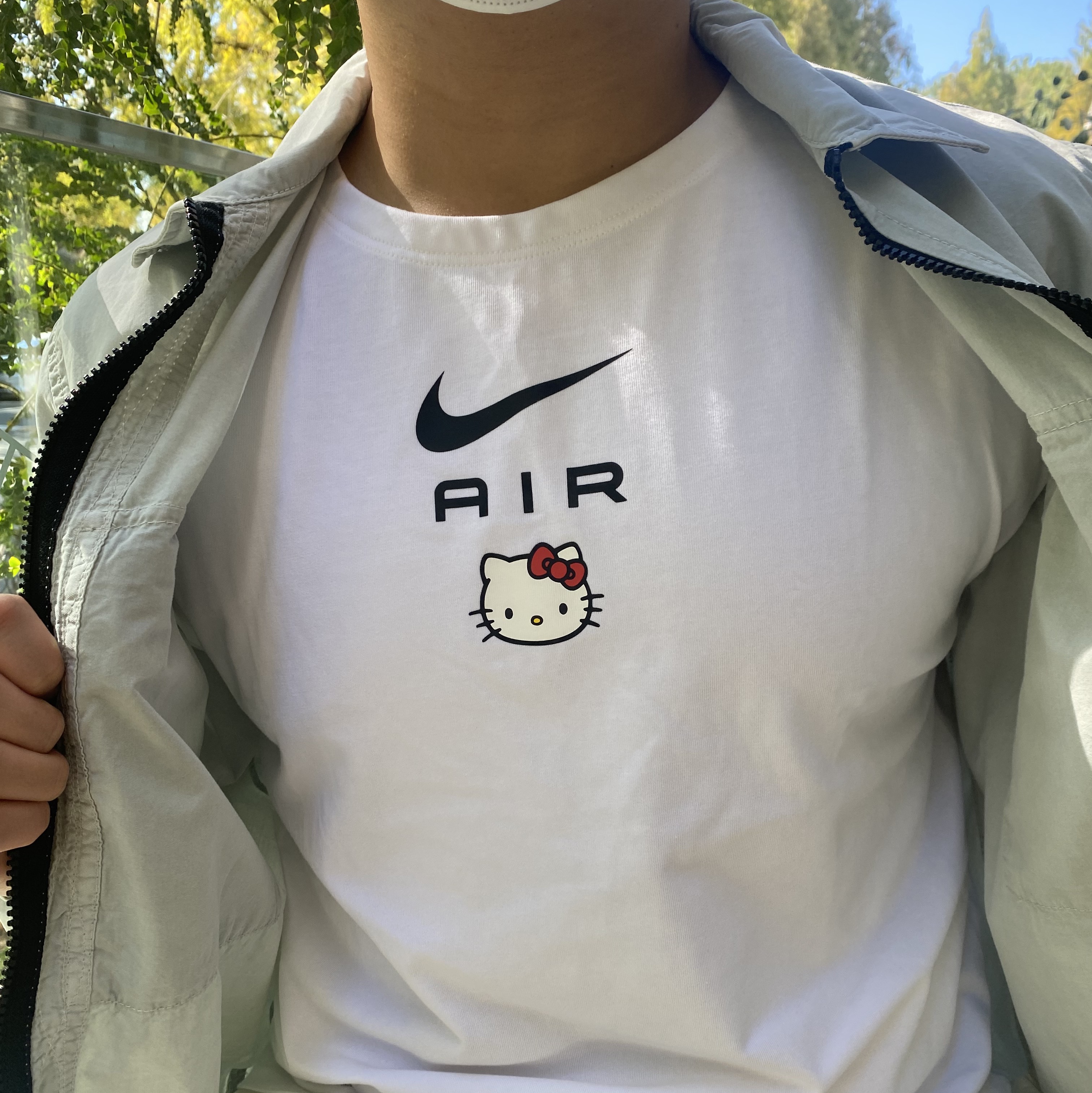 Nike x Hello Kitty NRG Air T-Shirt White - Asia, Stone Island 101WN Brushed Cotton Canvas T.CO+OLD Overshirt Light Grey - 22FW 착용 스타일 - 2