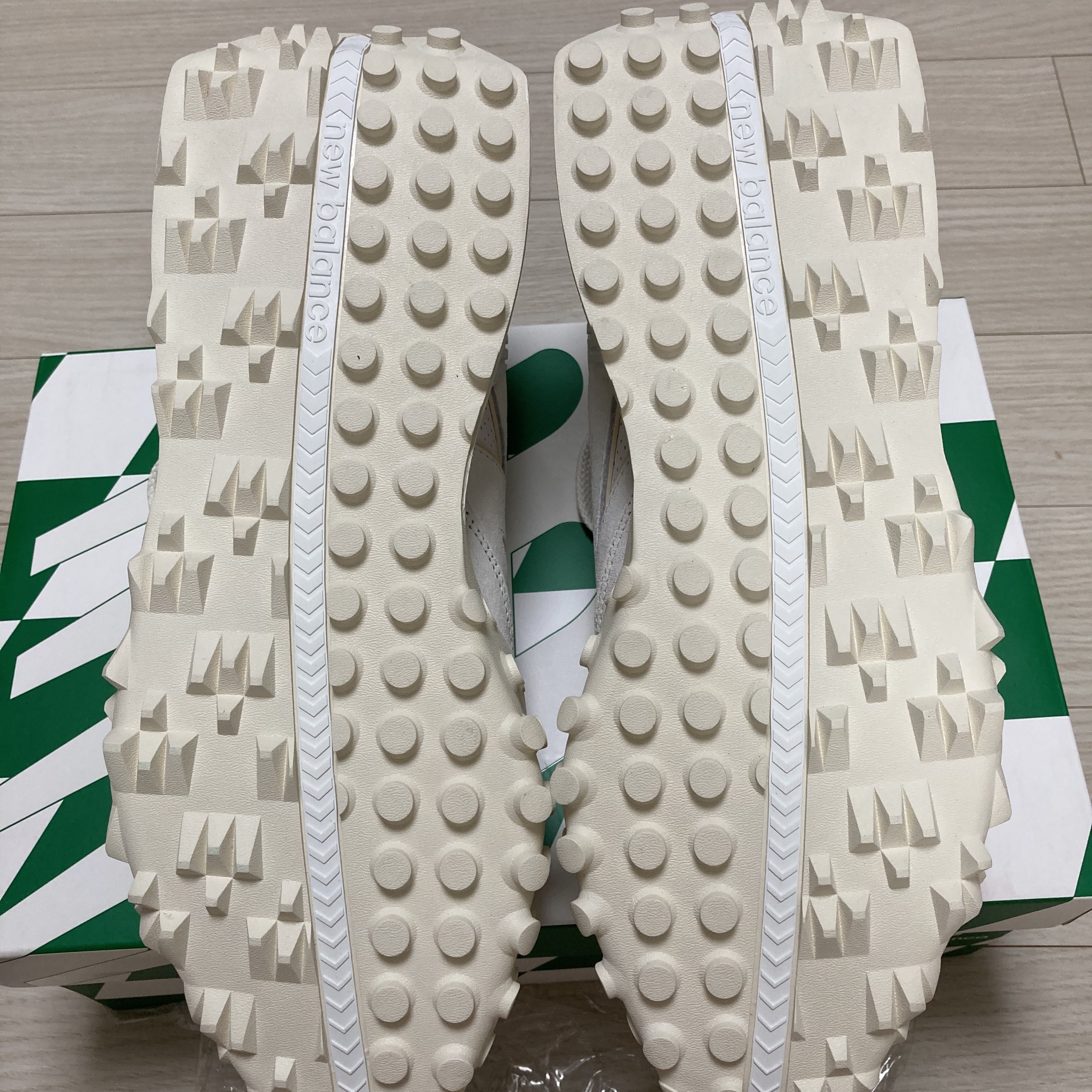 New Balance x Casablanca XC-72 Marshmallow Brilliant White 착용 스타일 - 4