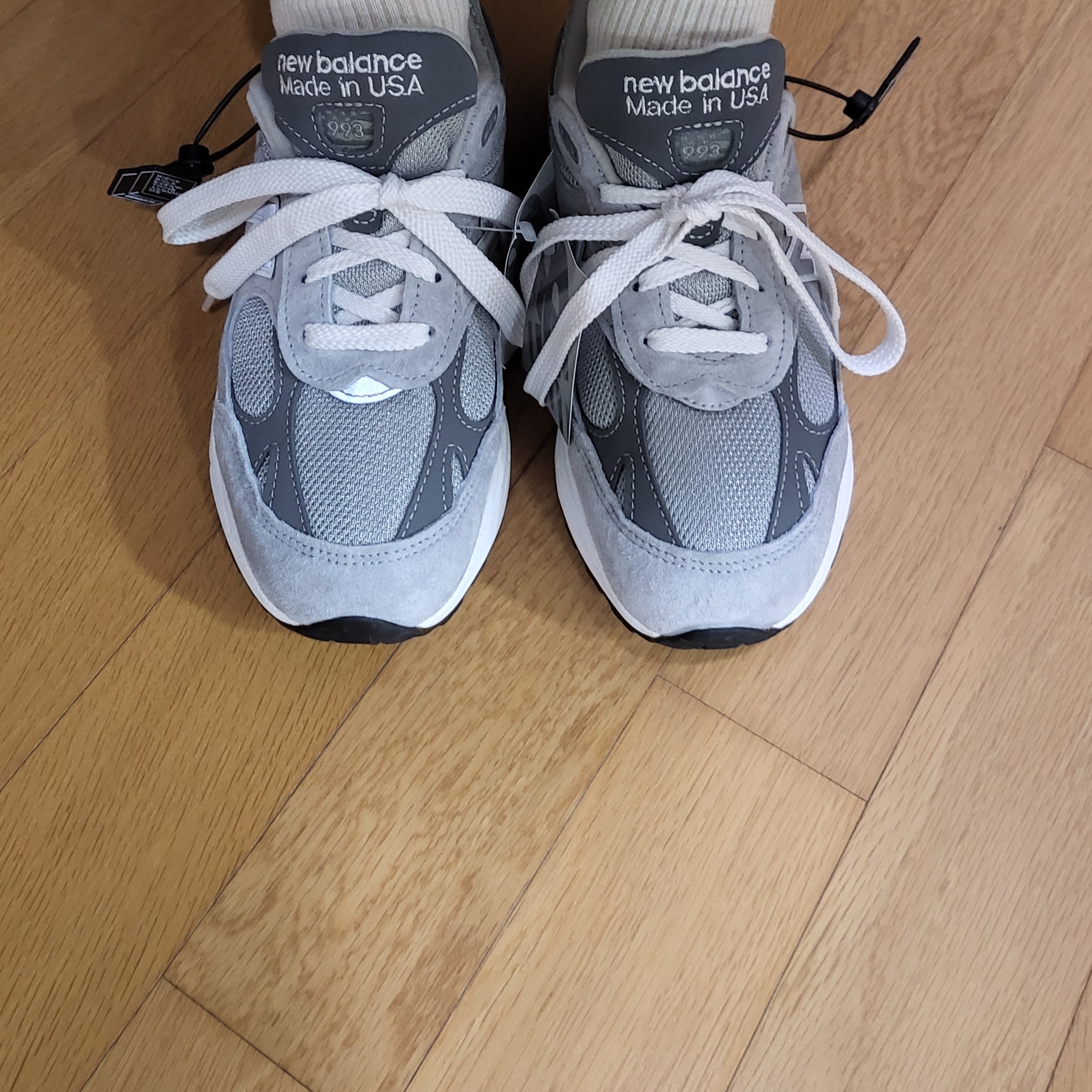 (W) New Balance 993 Made in USA Grey - B Standard 착용 스타일 - 2