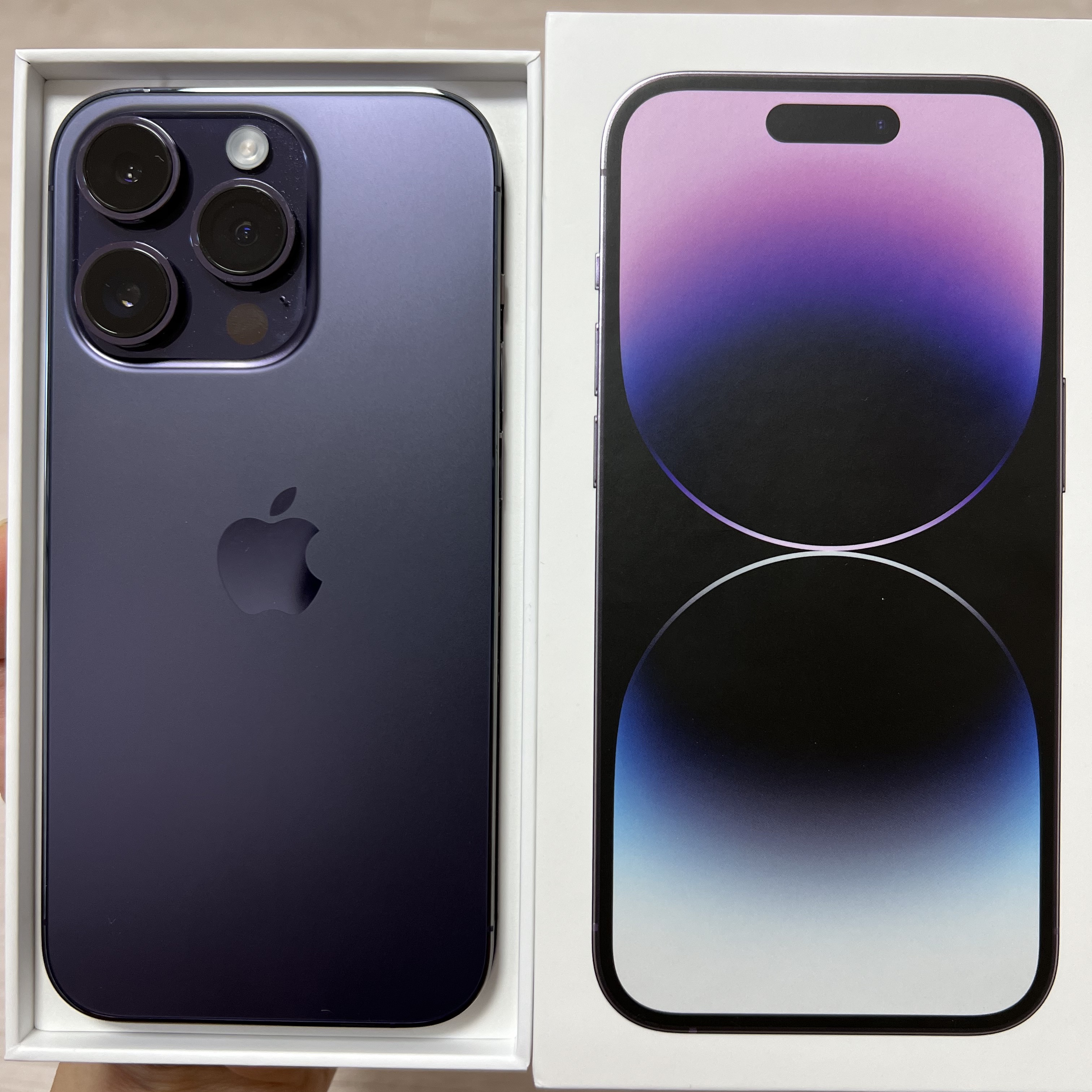 Apple iPhone 14 Pro 256GB Deep Purple (Korean Ver.) 착용 스타일 - 1