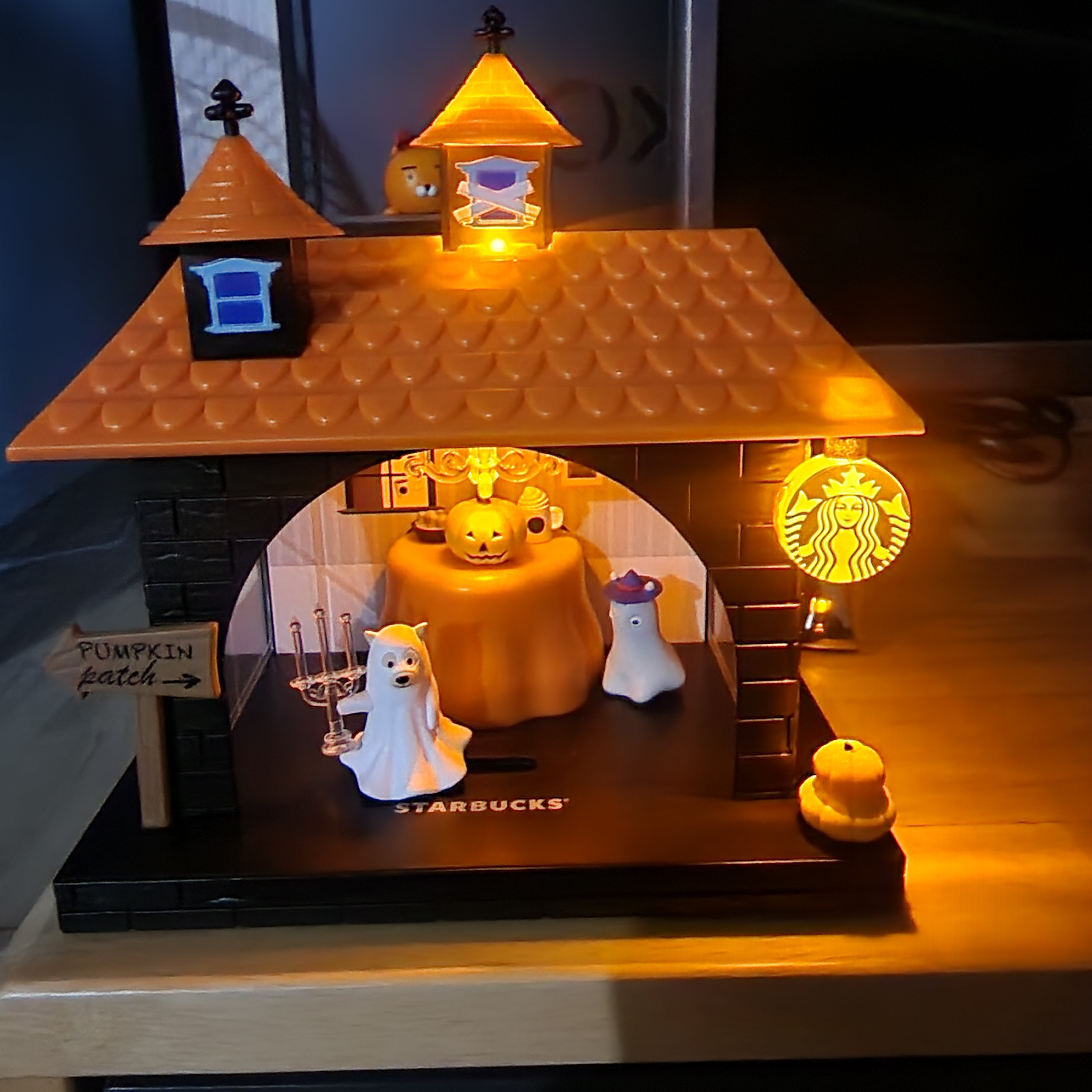Starbucks 22 Halloween Village LED Orgel 착용 스타일