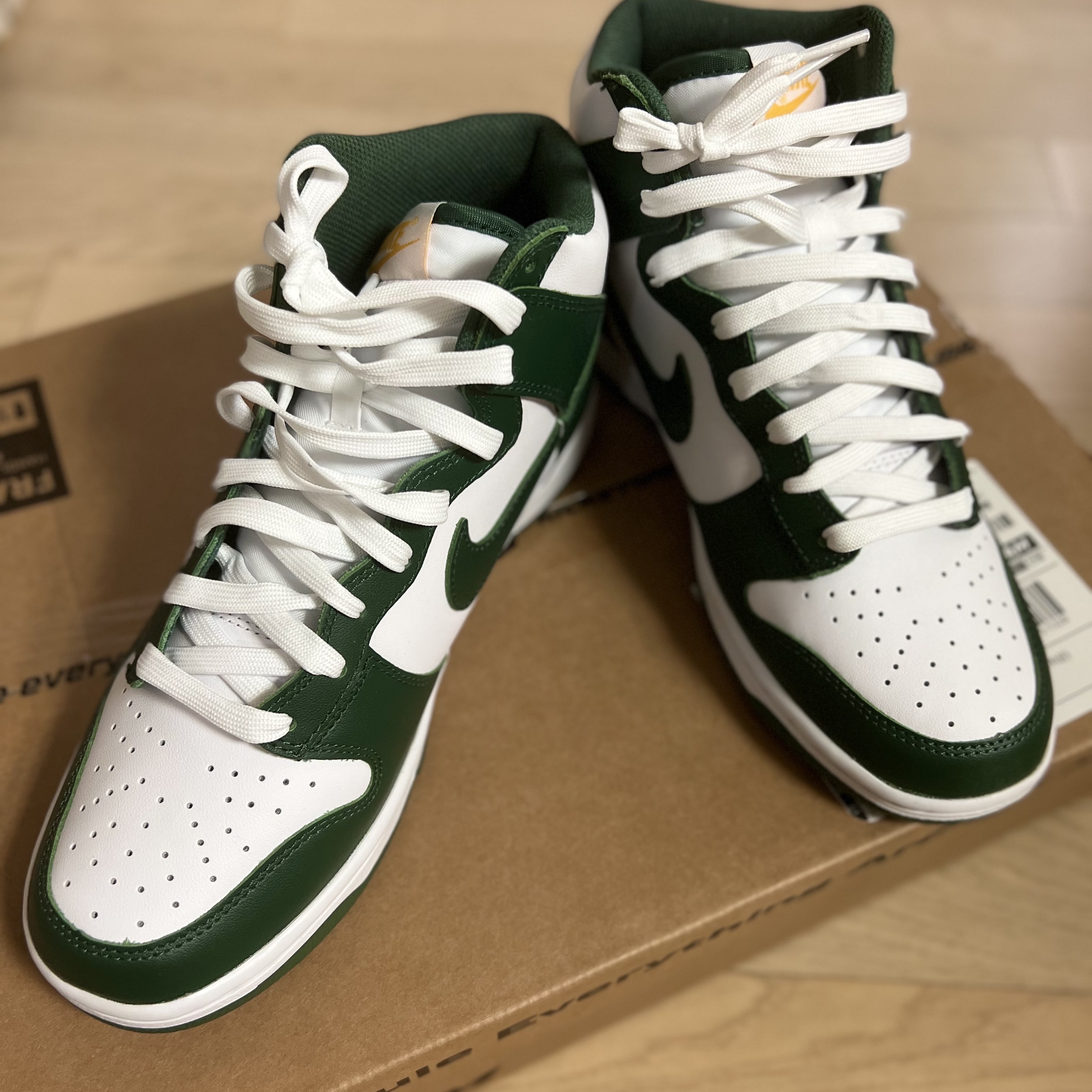 Nike Dunk High Retro Noble Green 착용 스타일