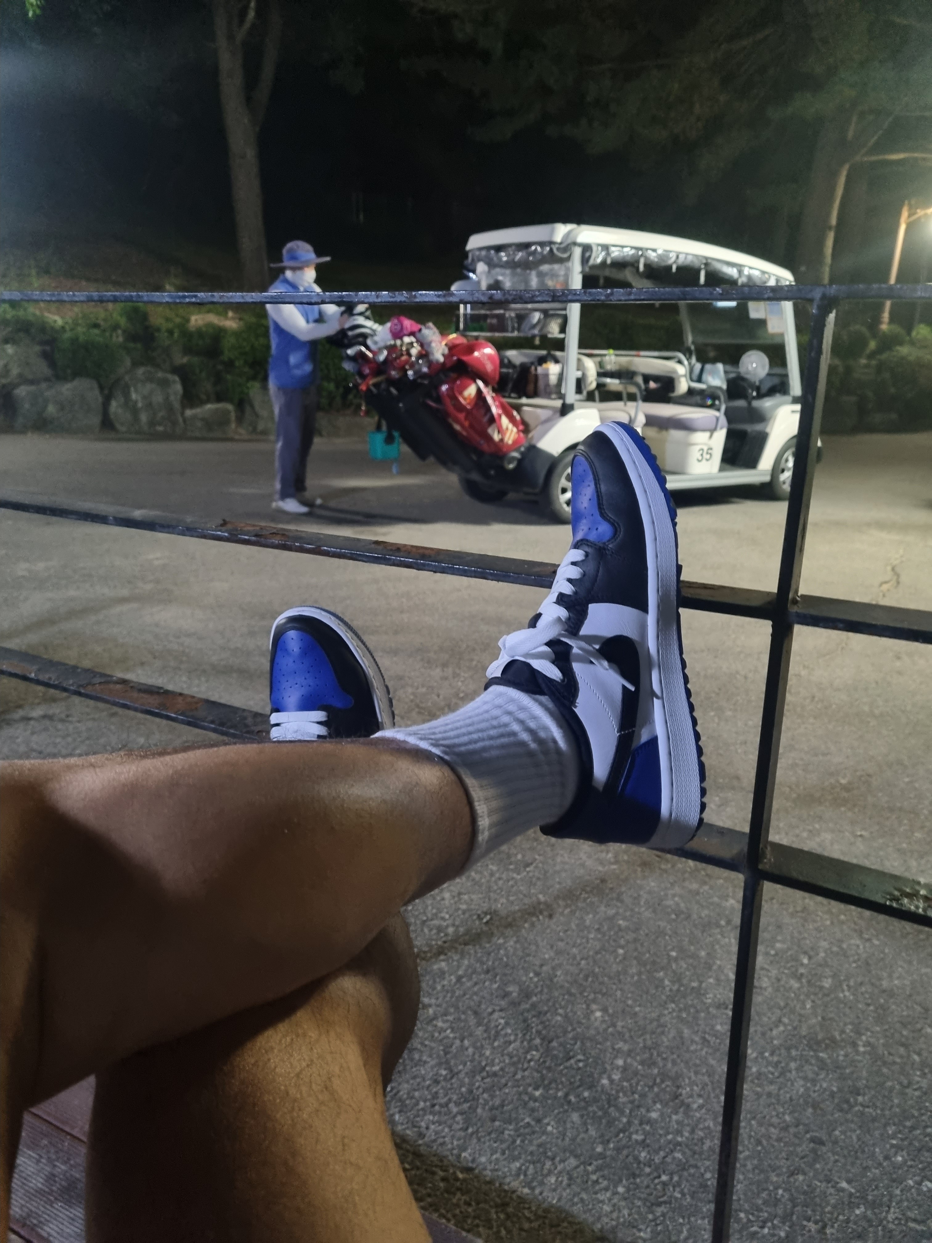 Jordan 1 Low Golf Sport Royal 착용 스타일 - 1