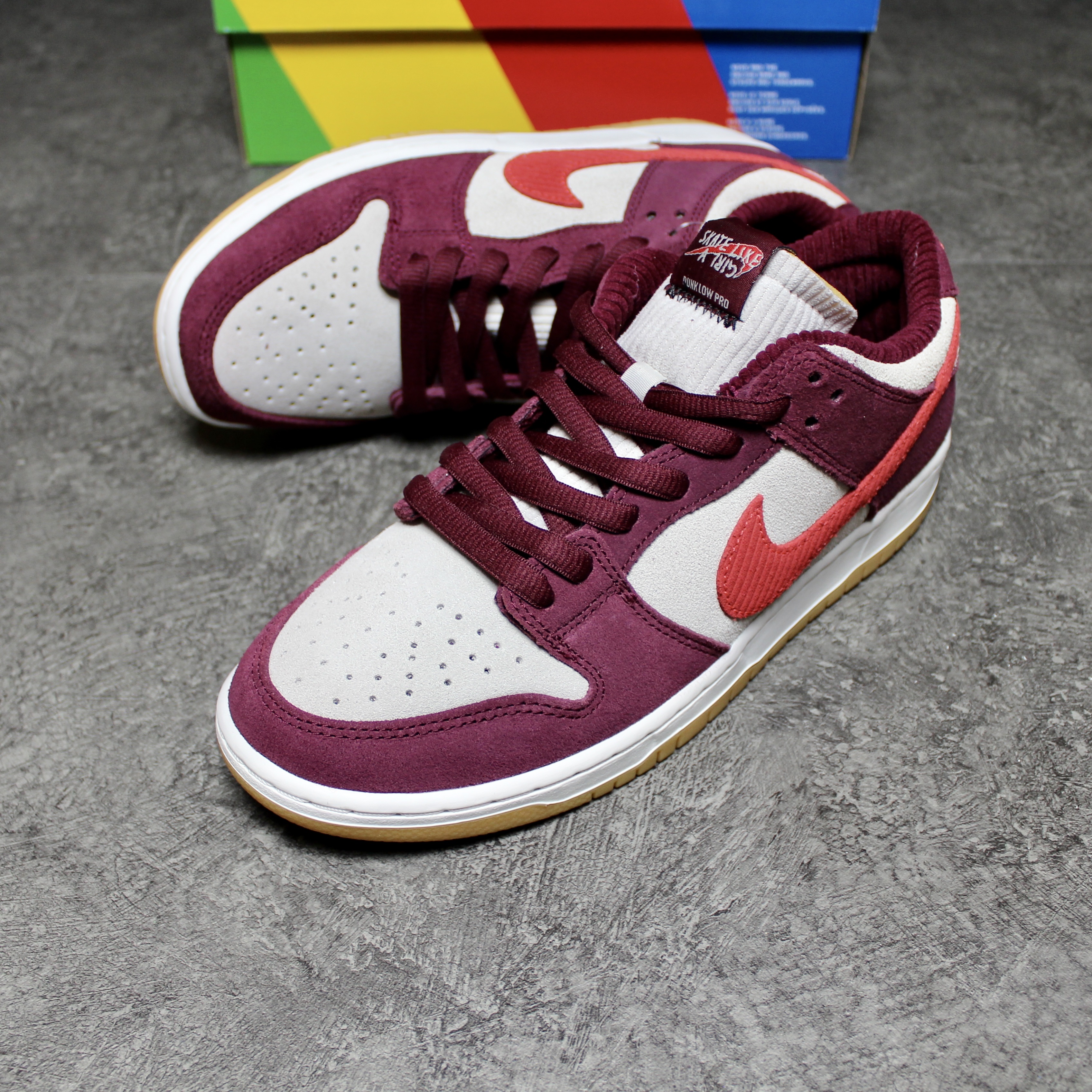 Nike x Skate Like a Girl SB Dunk Low QS Barely Rose 착용 스타일 - 5