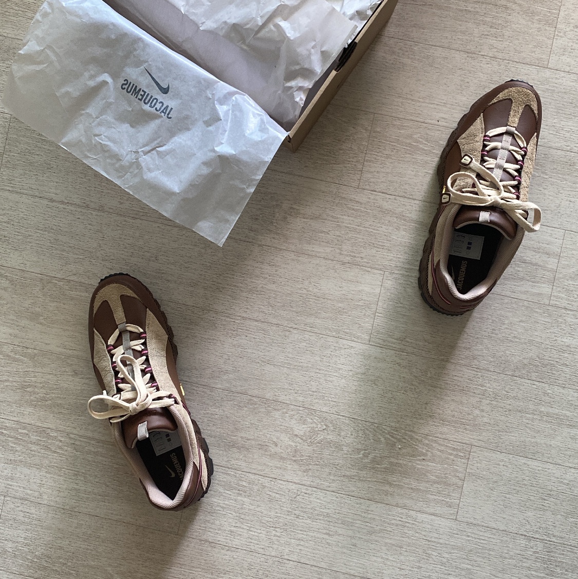 Nike x Jacquemus Air Humara LX Ale Brown and Gold 착용 스타일