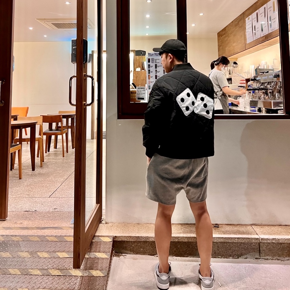 Stussy Dice Quilted Liner Jacket Black, Essentials Fleece Shorts Cement - 20FW 착용 스타일