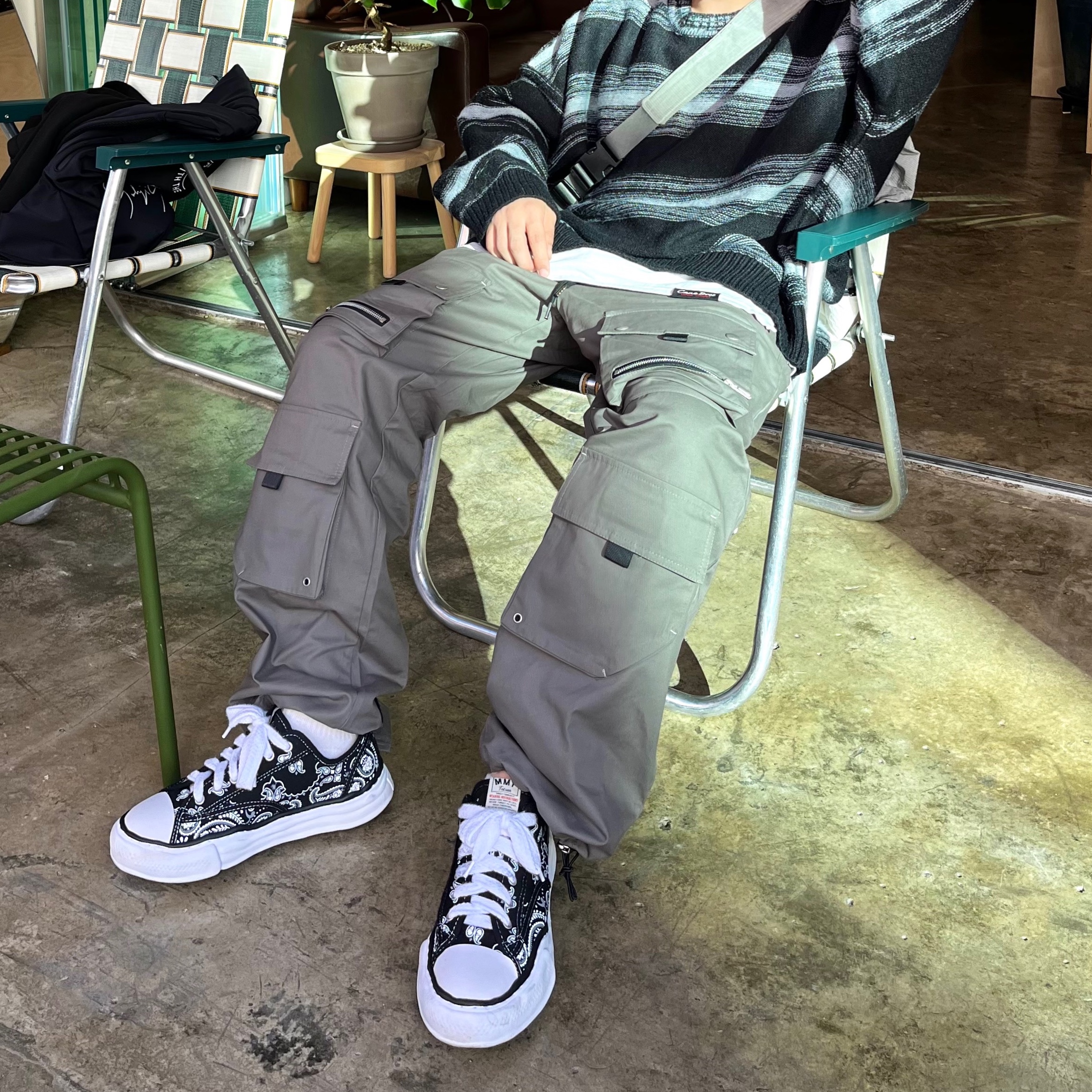 Maison Mihara Yasuhiro Peterson OG Sole Canvas Bandana Low-top Sneakers Black 착용 스타일 - 4