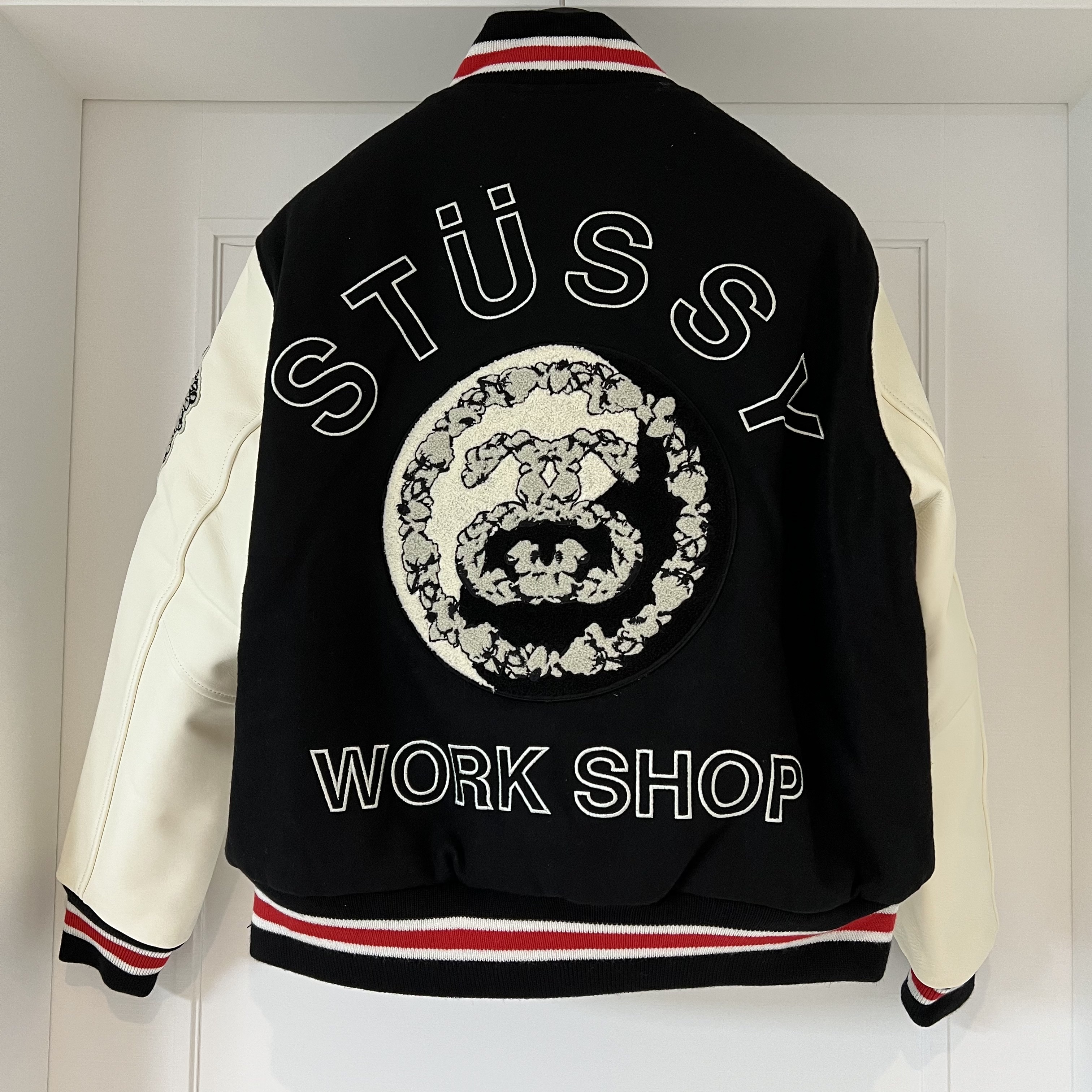 Stussy x Our Legacy x Denim Tears TTL Varsity Jacket Black 착용 스타일 - 2