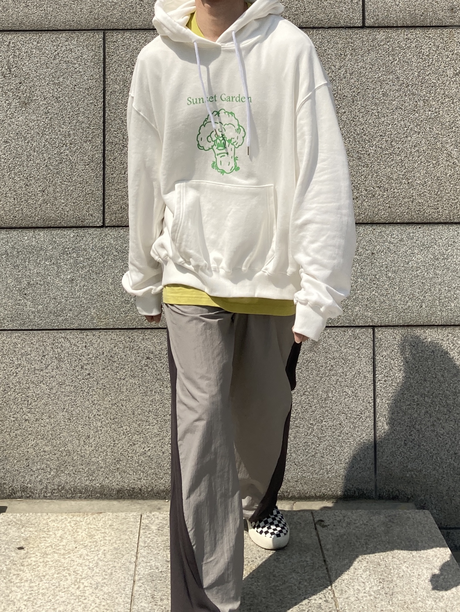 Vans Checkerboard Comfycush One Black, Sansan Gear Side Mesh Pants Beige Gray - 22SS 착용 스타일 - 2