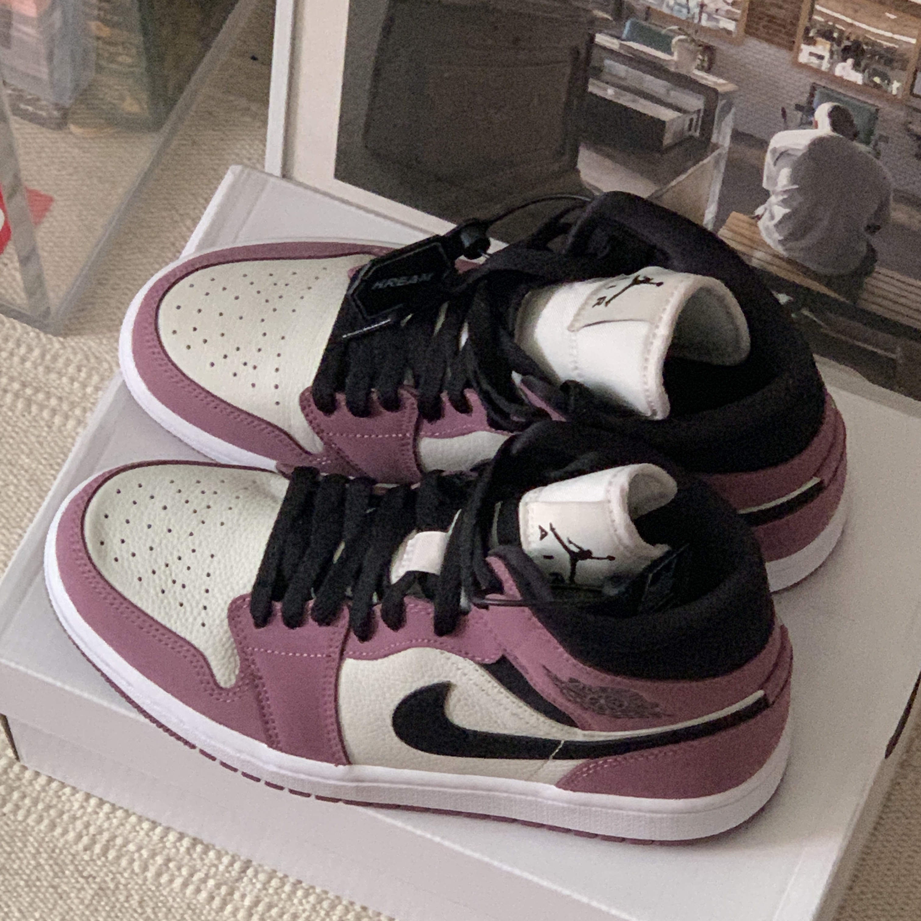 (W) Jordan 1 Mid SE Light Mulberry 착용 스타일