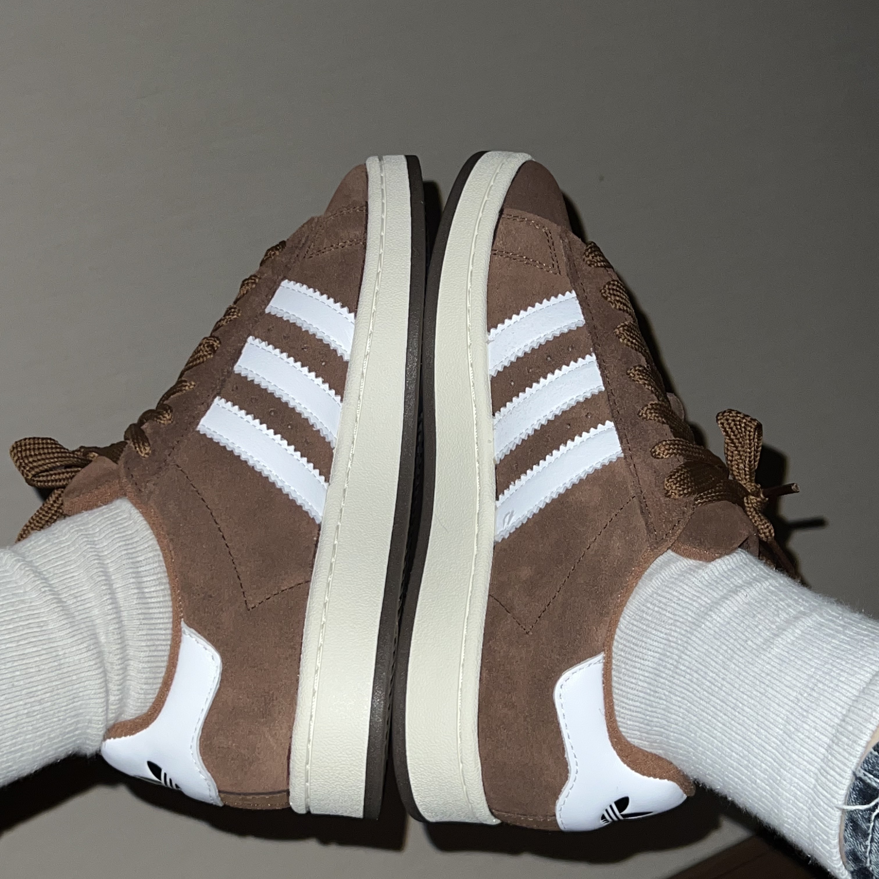 Adidas Campus 00s Bark Cloud White 착용 스타일 - 4