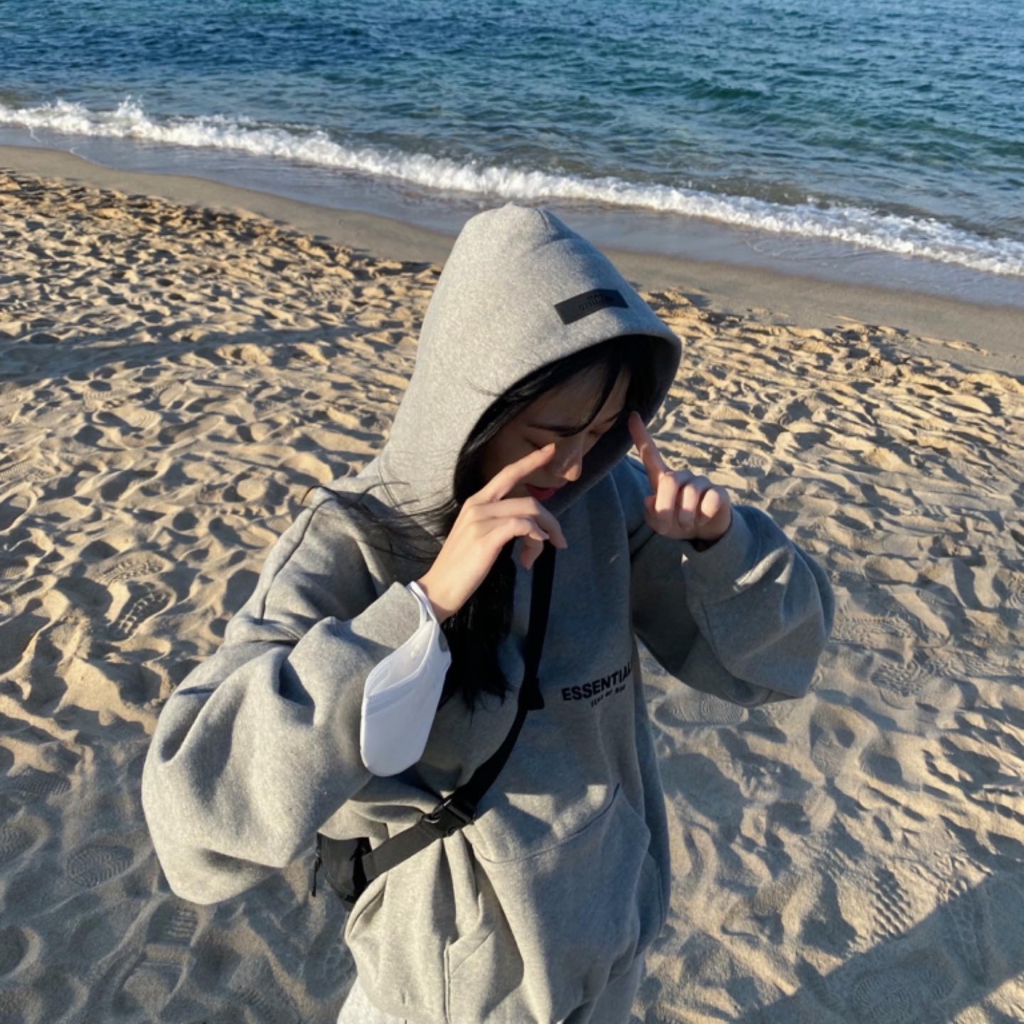 Essentials The Core Collection Hoodie Dark Oatmeal, (W) Jordan 1 Low White Wolf Grey 착용 스타일 - 3