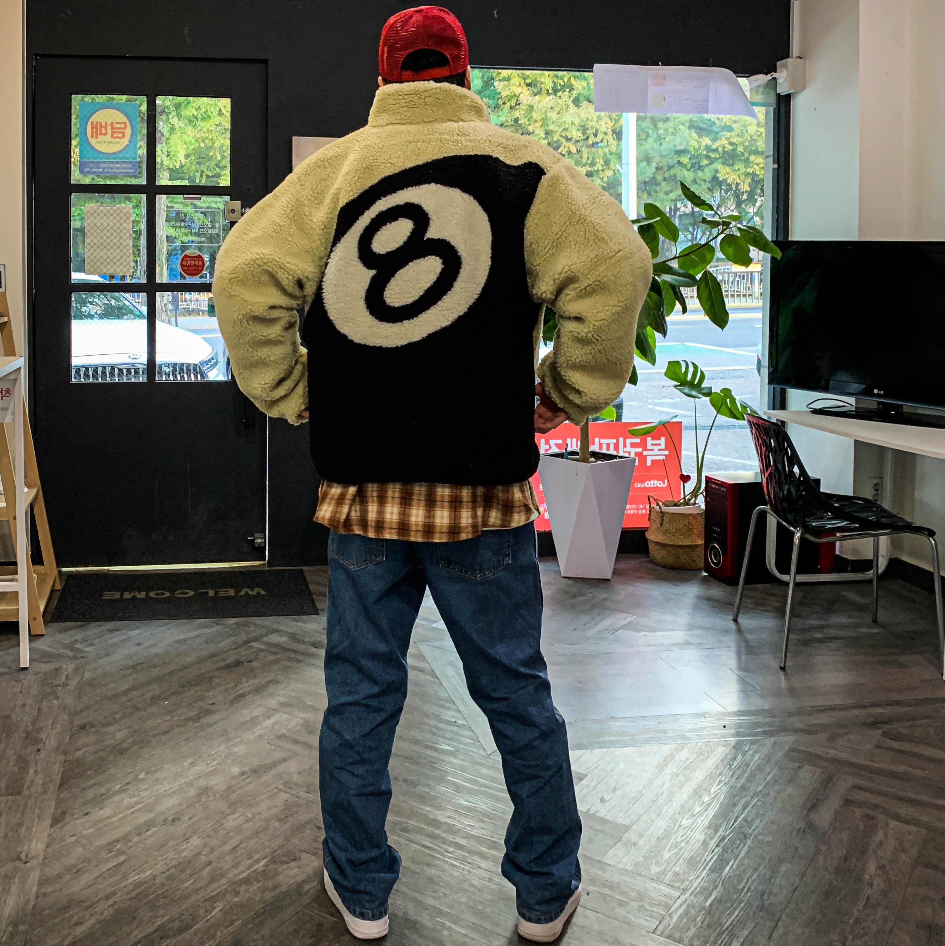 Stussy 8 Ball Sherpa Jacket Natural, Nike x Supreme Air Force 1 Low White 착용 스타일 - 2