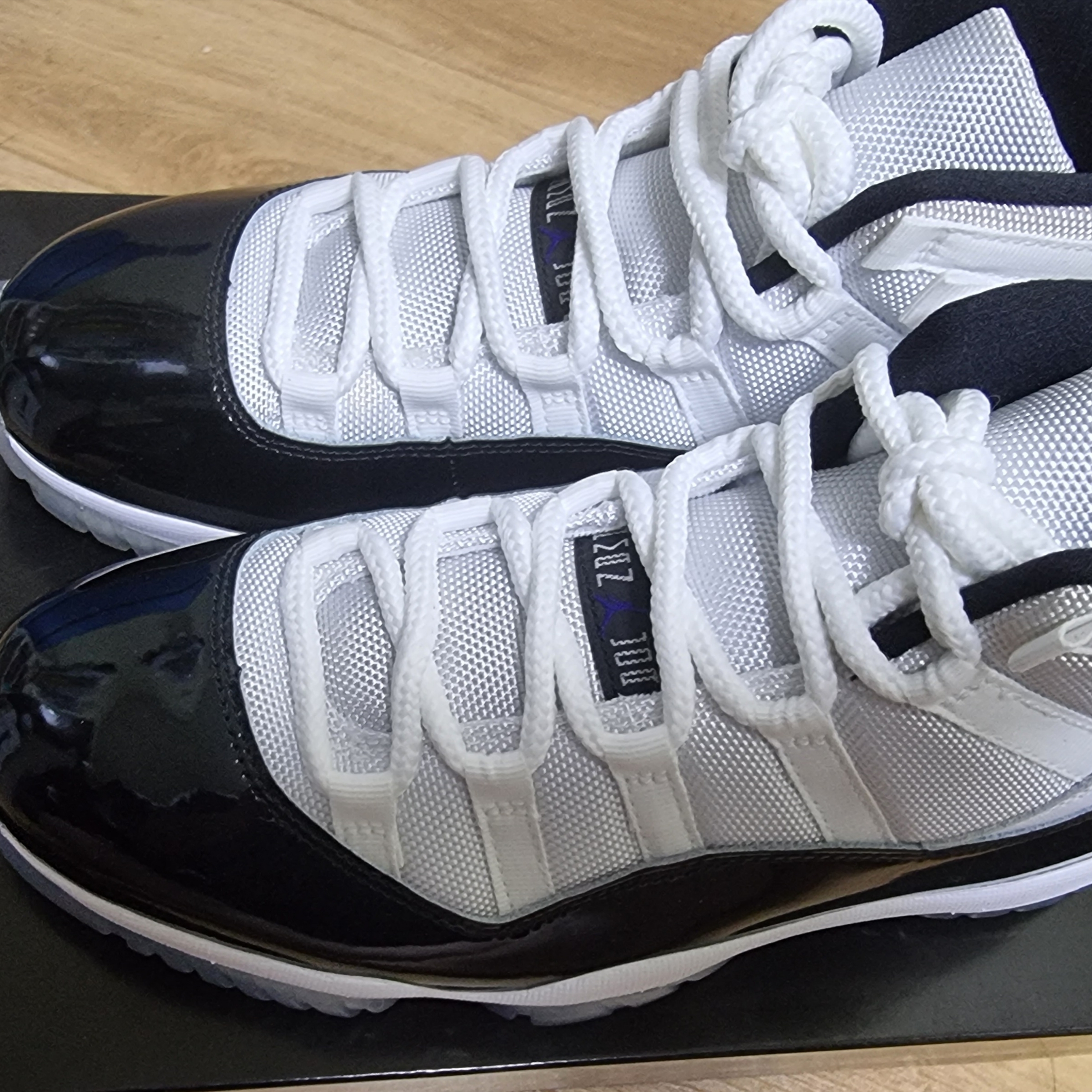 Jordan 11 Retro Concord 2018 착용 스타일 - 1