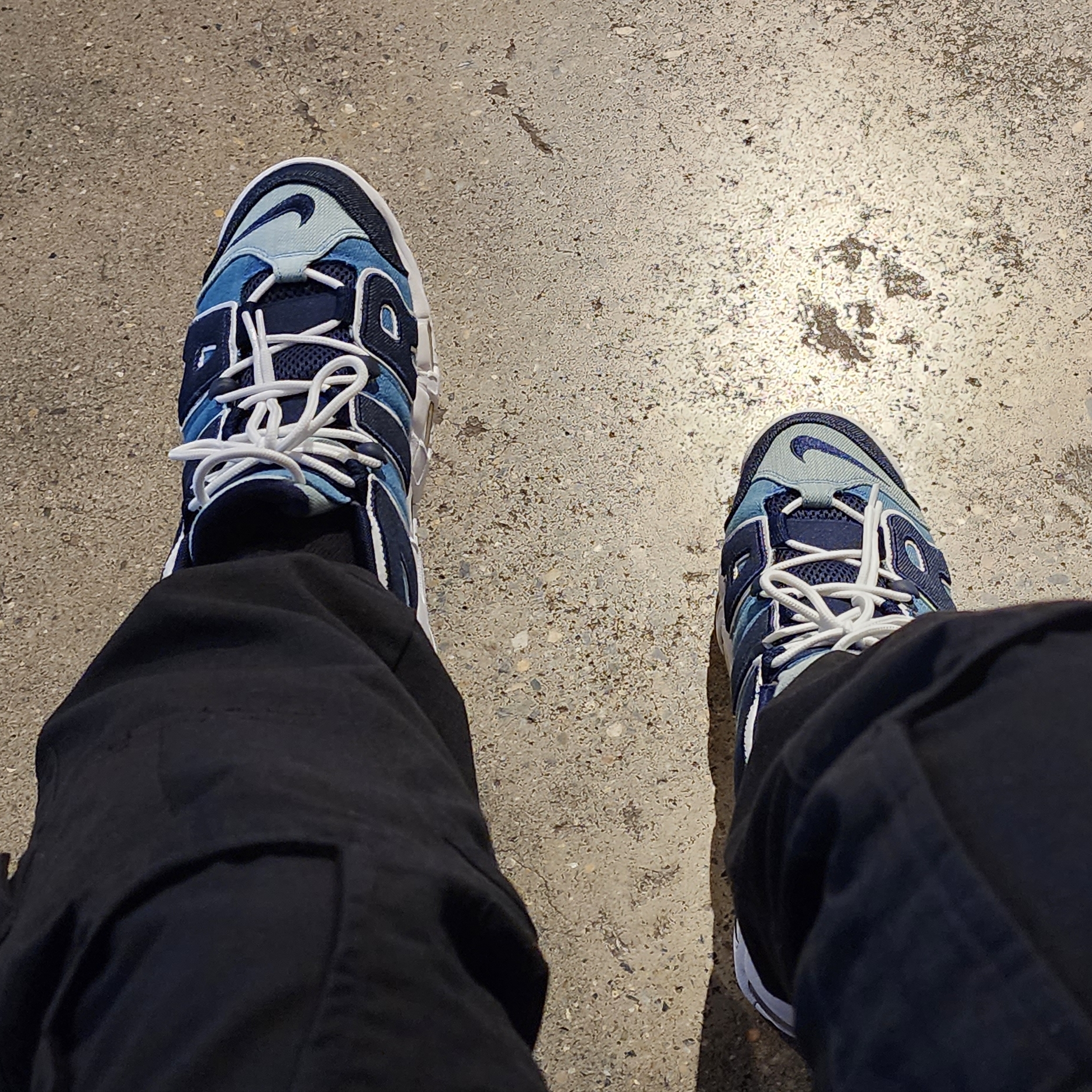 Nike Air More Uptempo 96 Denim 착용 스타일 - 2