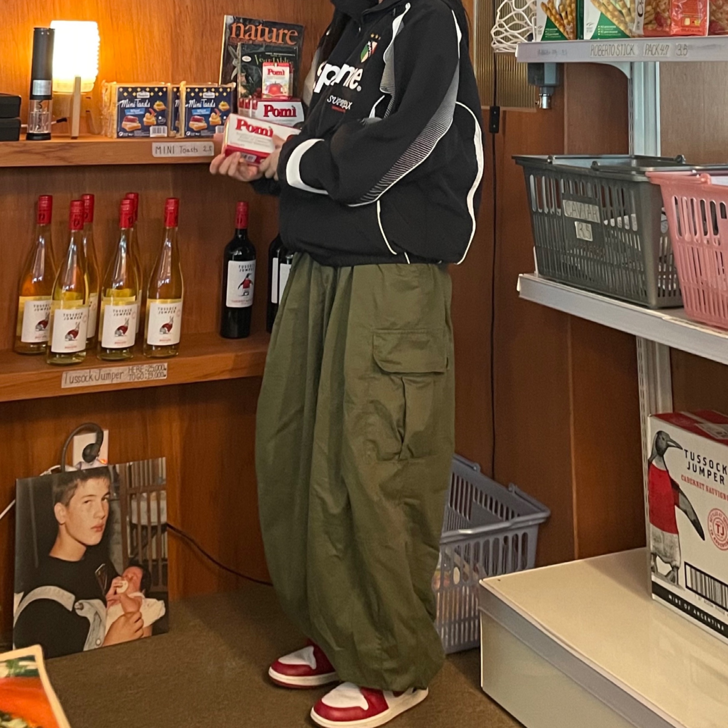 Supreme x Umbro Track Jacket Black - 22SS, Jordan 1 Low White Gym Red Black 착용 스타일 - 2