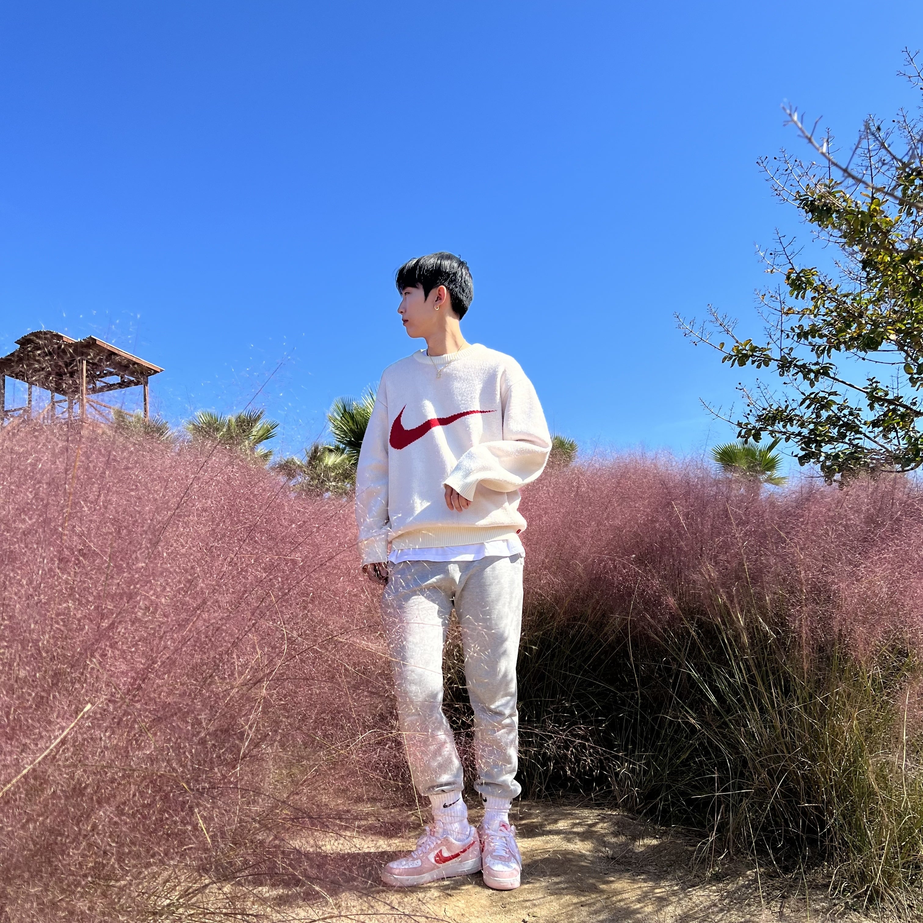 Nike Air Force 1 '07 QS Valentine's Day, Supreme x Nike Swoosh Sweater White - 19SS 착용 스타일