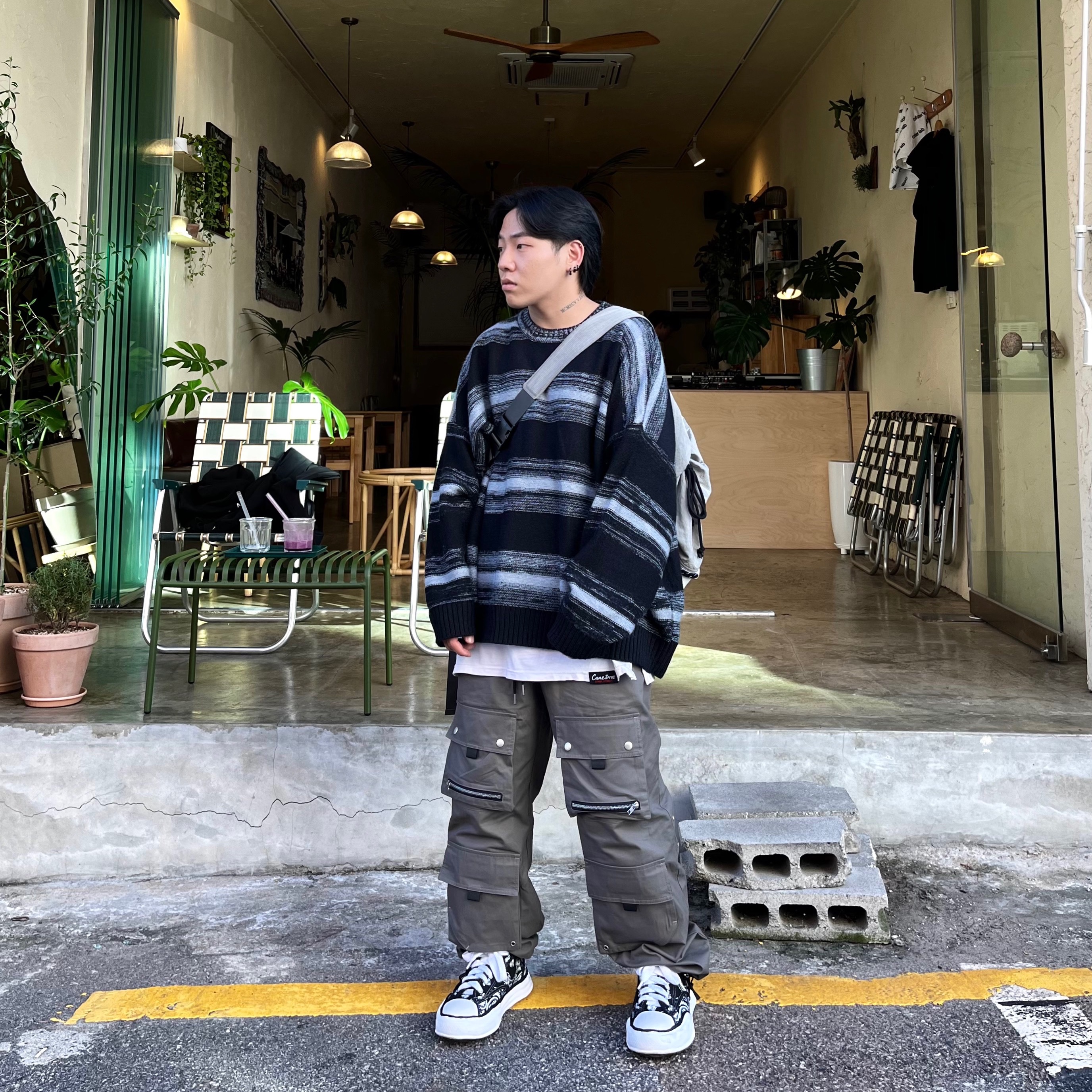 Maison Mihara Yasuhiro Peterson OG Sole Canvas Bandana Low-top Sneakers Black 착용 스타일 - 1