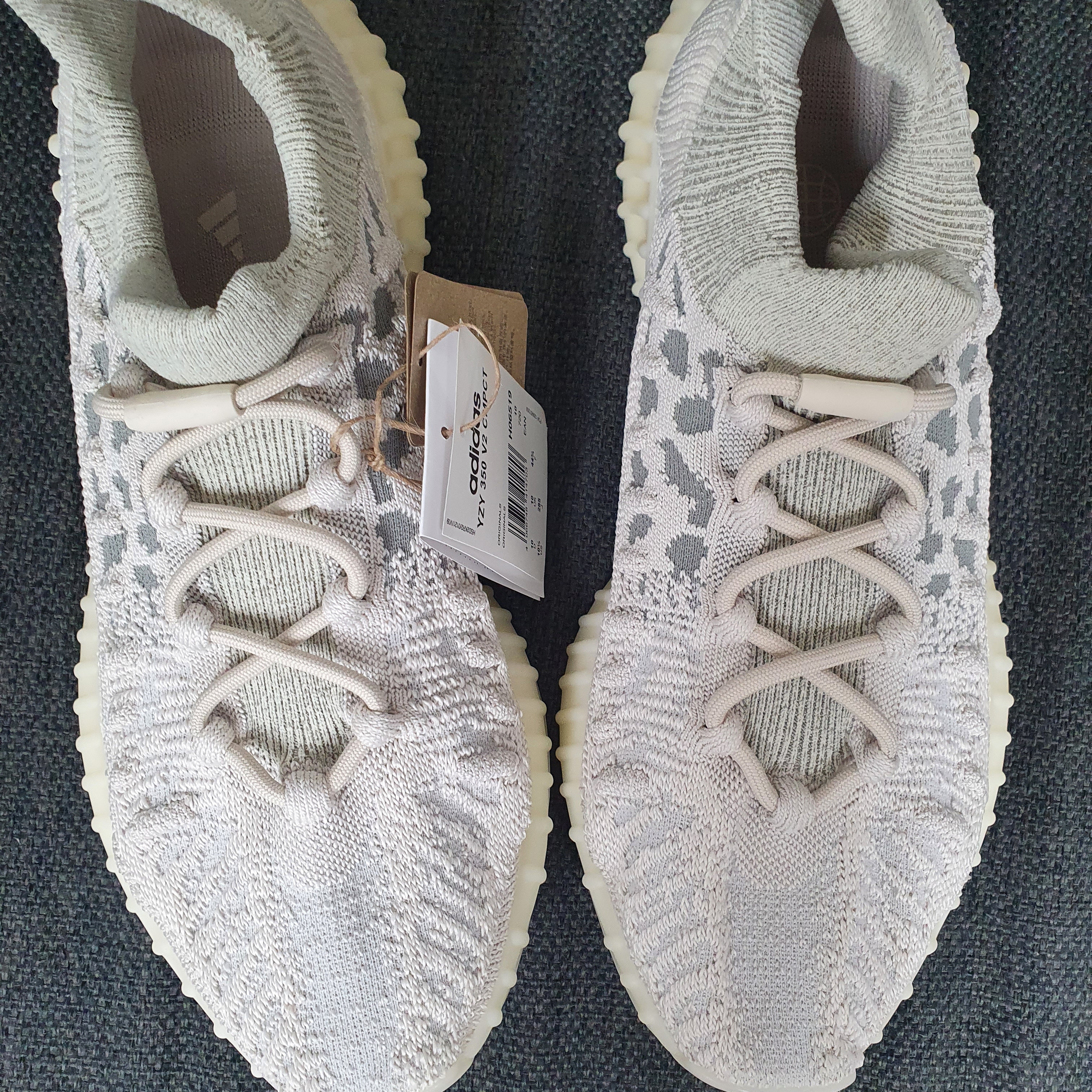 Adidas Yeezy 350 V2 CMPCT Slate Bone 2022/2023 착용 스타일 - 3