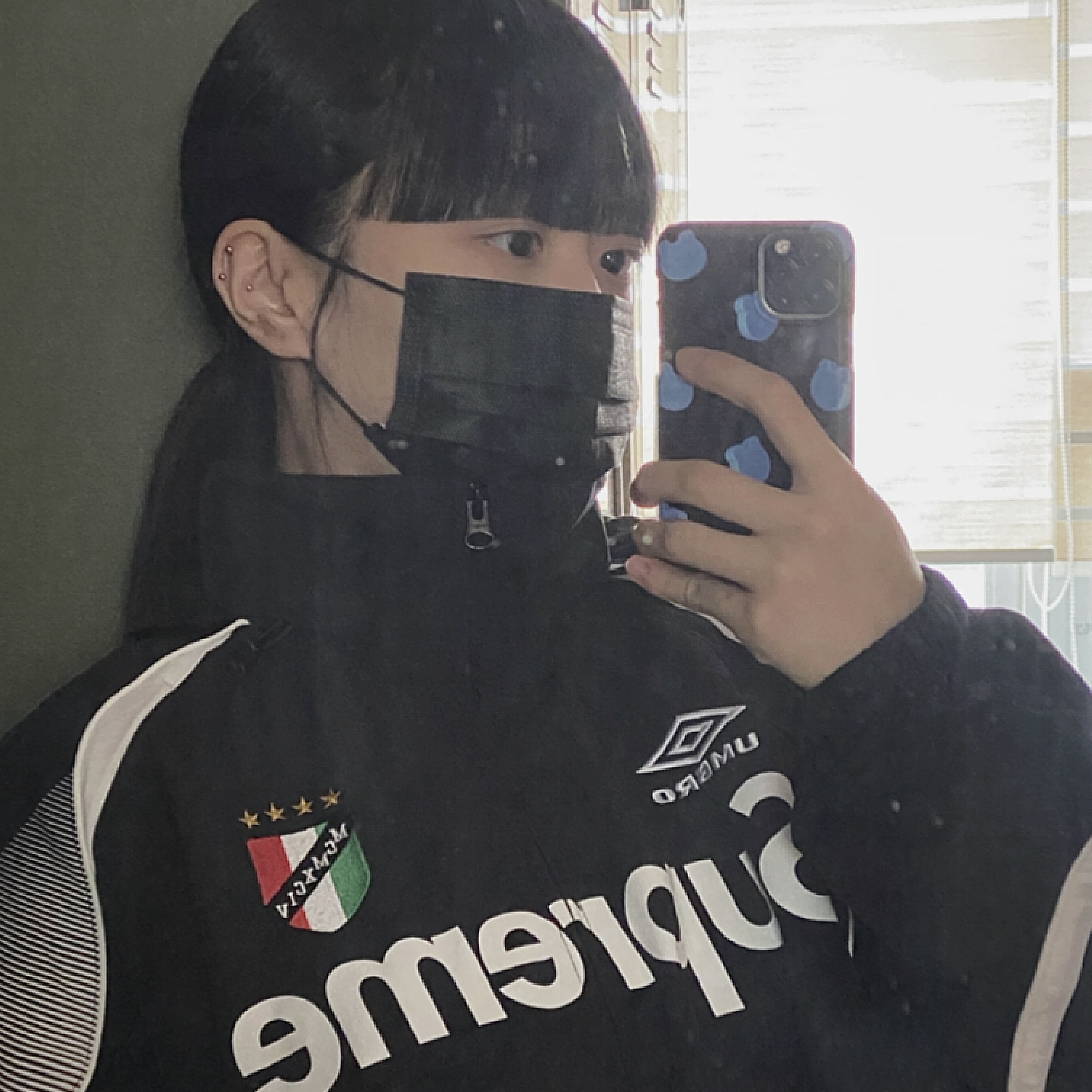 Supreme x Umbro Track Jacket Black - 22SS, Jordan 1 Low White Gym Red Black 착용 스타일 - 1