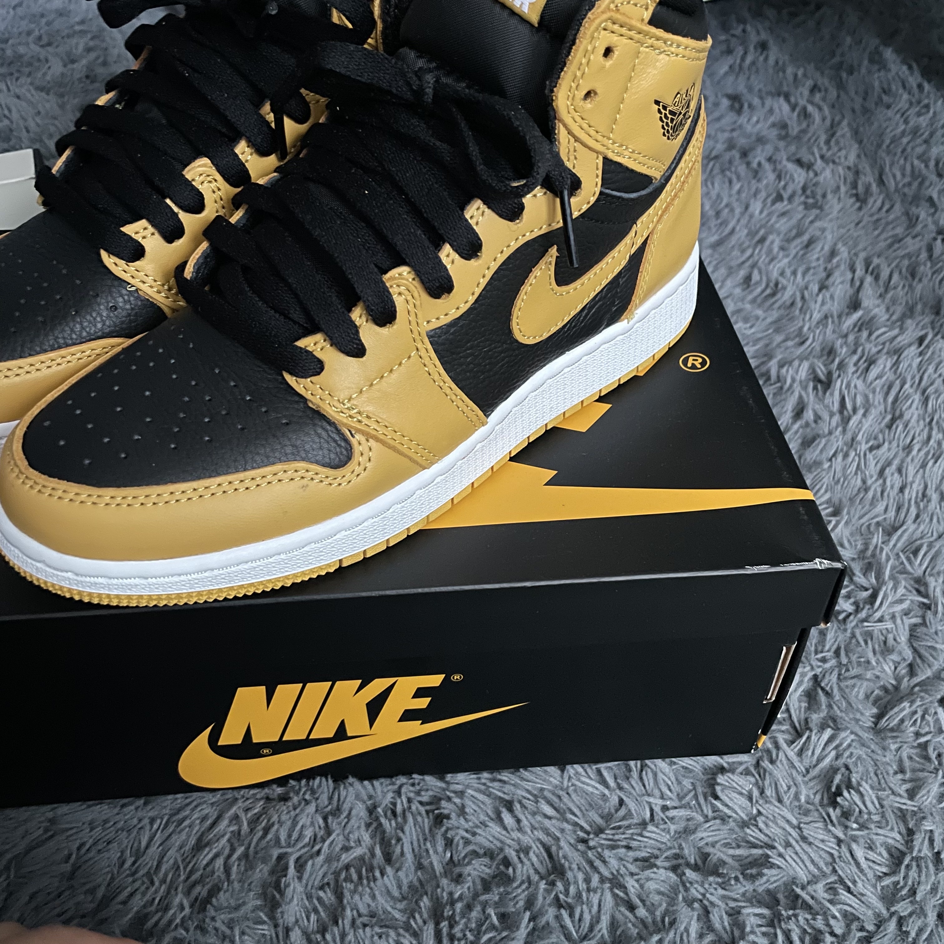 Jordan 1 Retro High OG Pollen 착용 스타일 - 1