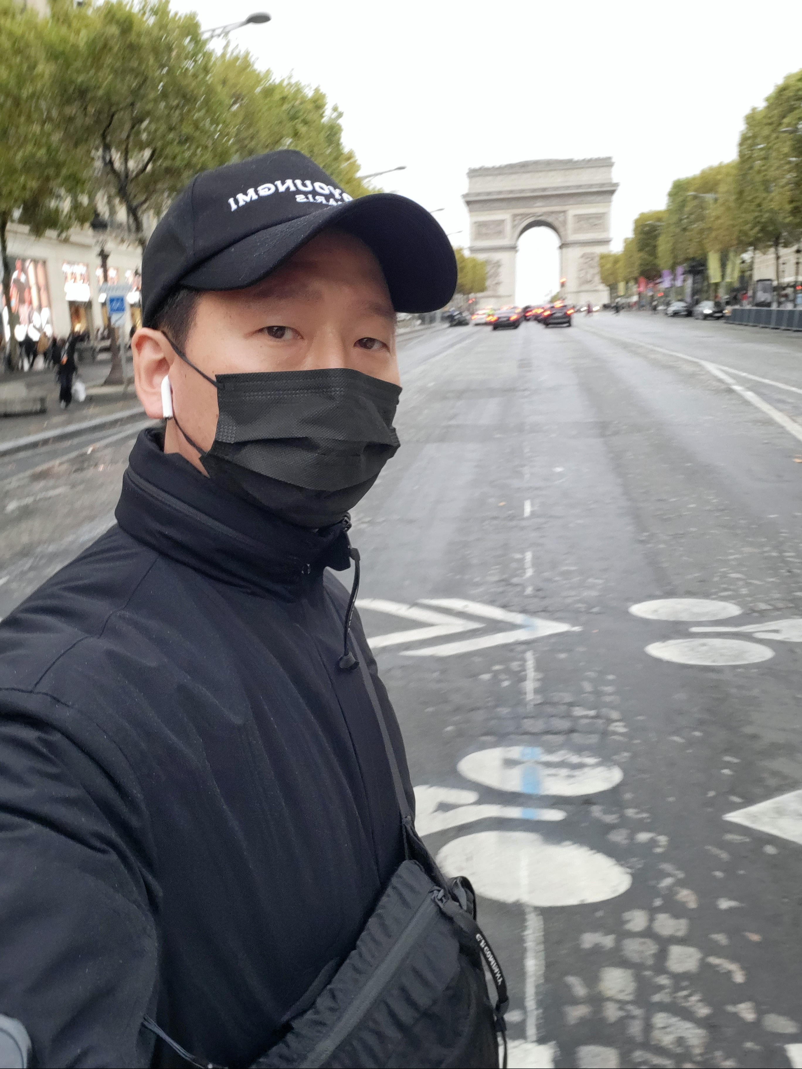 Wooyoungmi White Embroidered Logo Ball Cap Black, C.P. Company Chrome-R Padded Jacket Black - 21FW 착용 스타일