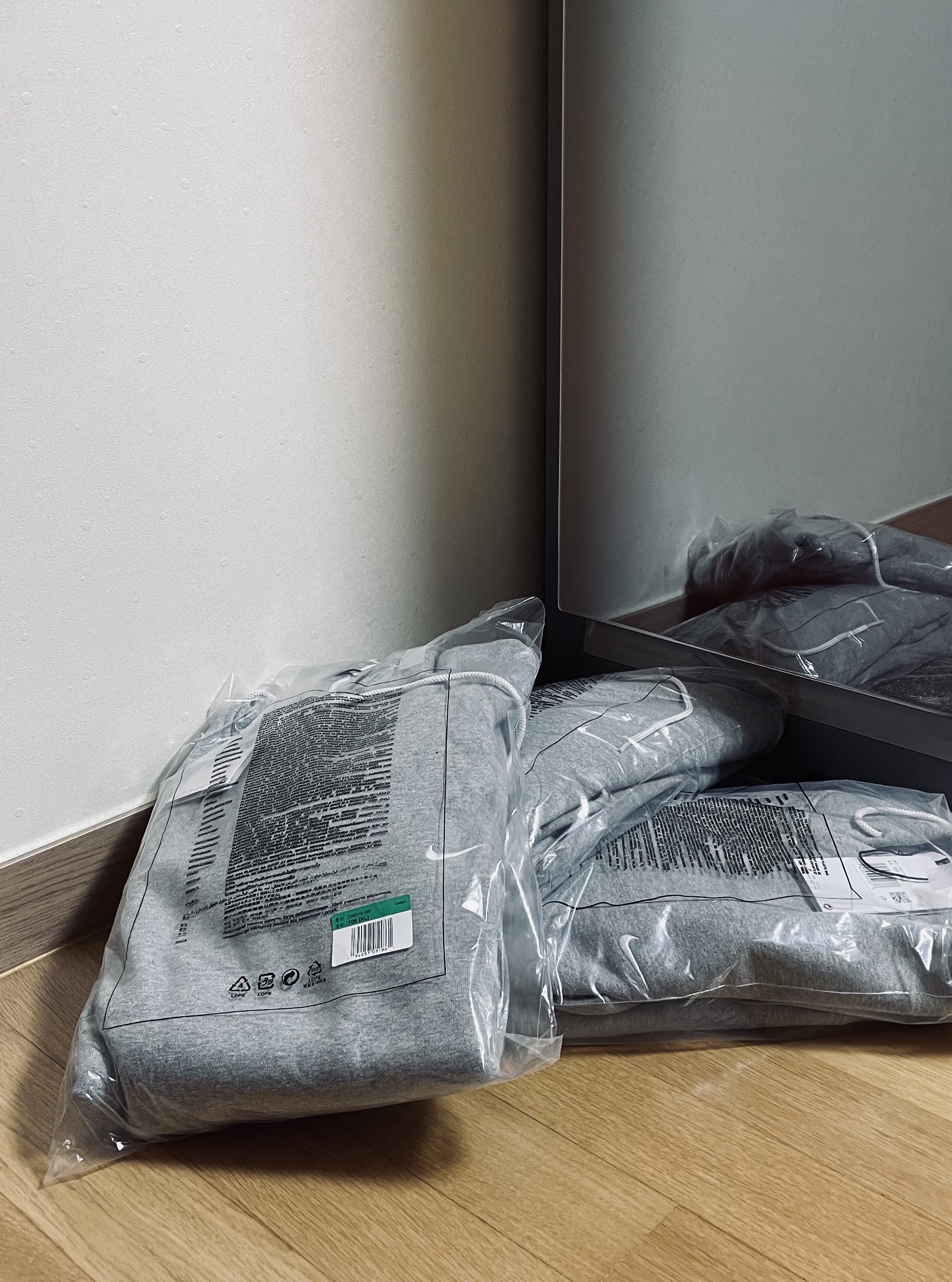 Nike NRG Solo Swoosh Fleece Hoodie Dark Grey Heather - Asia, Nike NRG Solo Swoosh Fleece Hoodie Dark Grey Heather - US/EU 착용 스타일