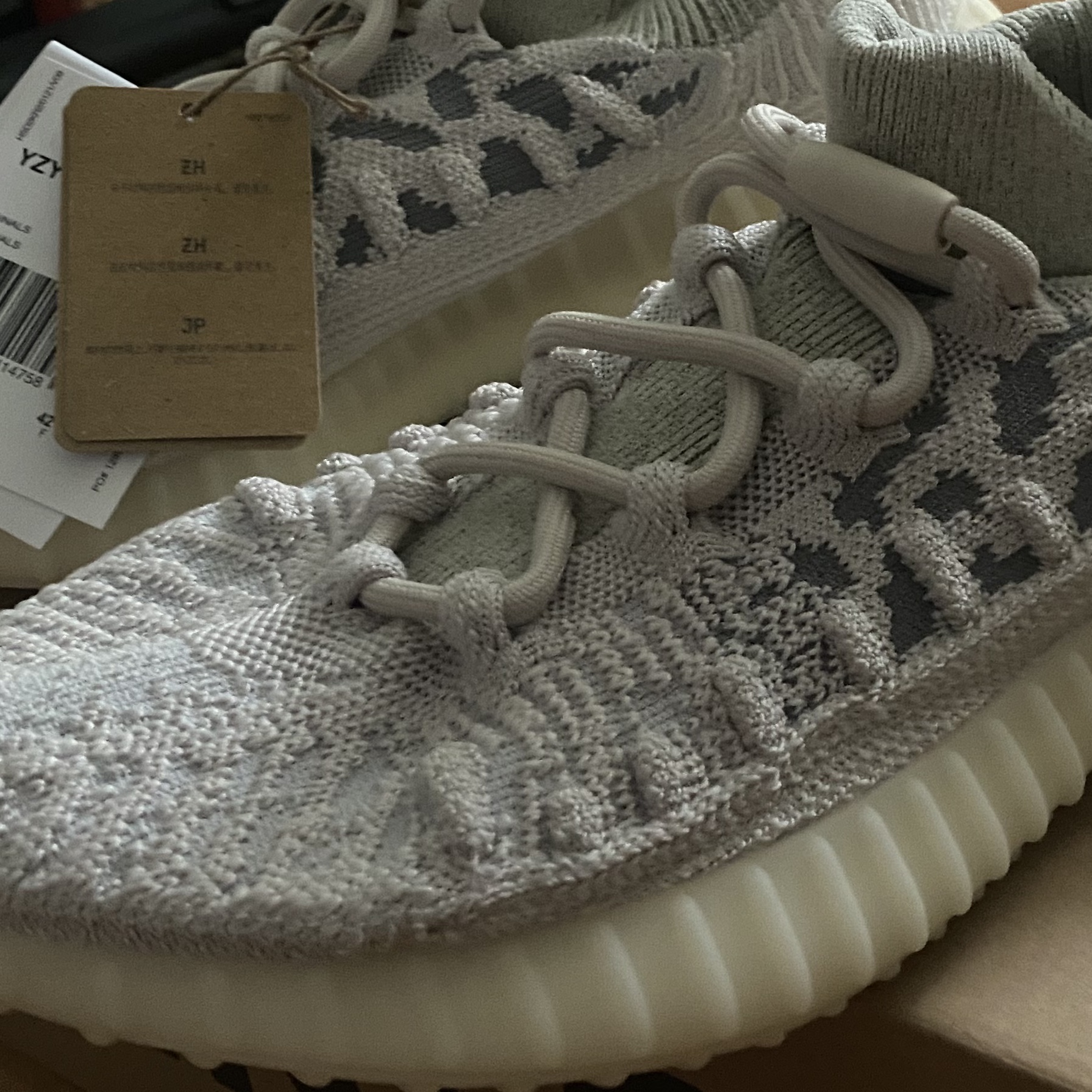 Adidas Yeezy 350 V2 CMPCT Slate Bone 2022/2023 착용 스타일