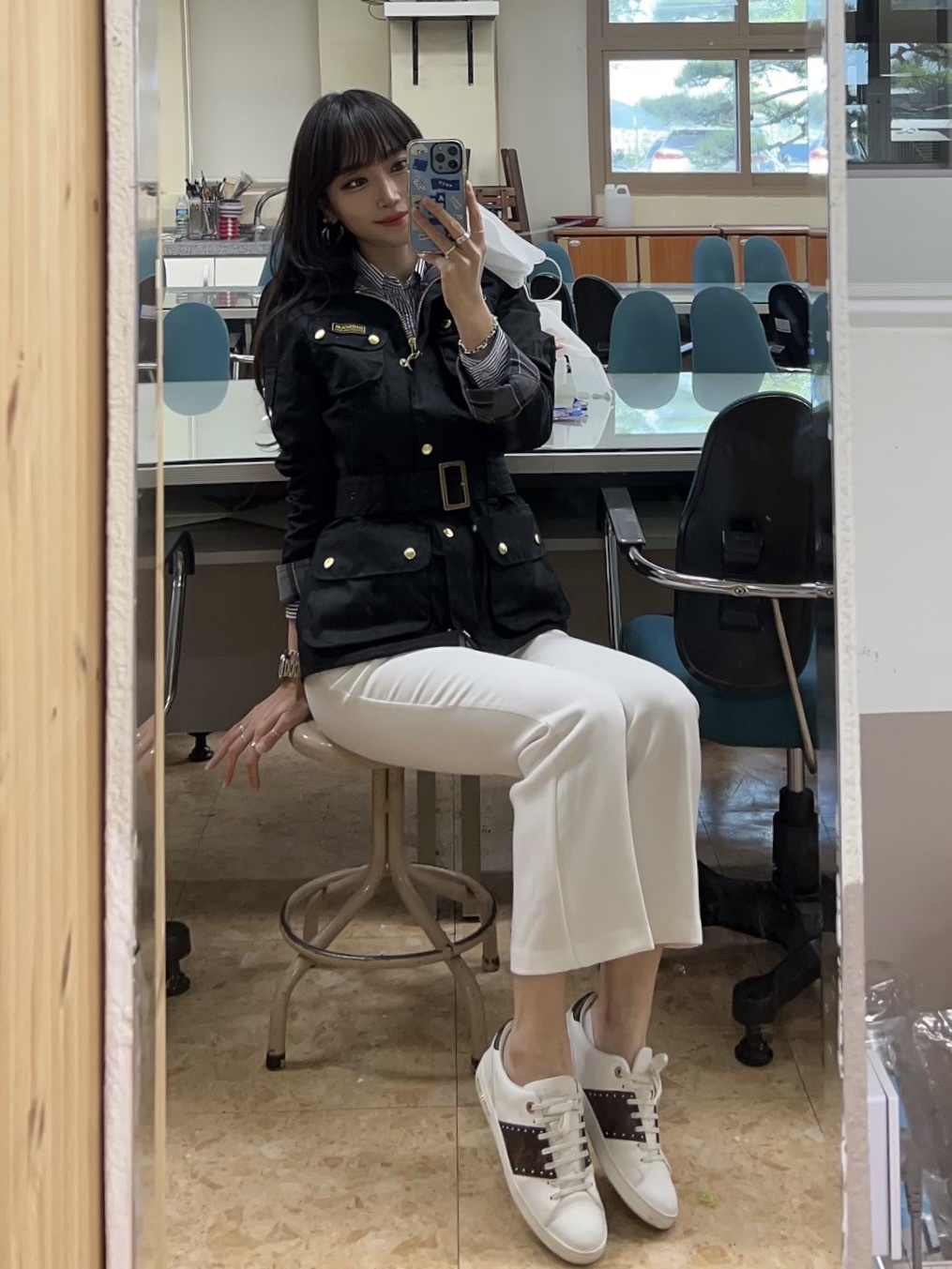 (W) Louis Vuitton Frontrow Trainer Sneakers White, (W) Barbour International Original Wax Jacket Black 착용 스타일