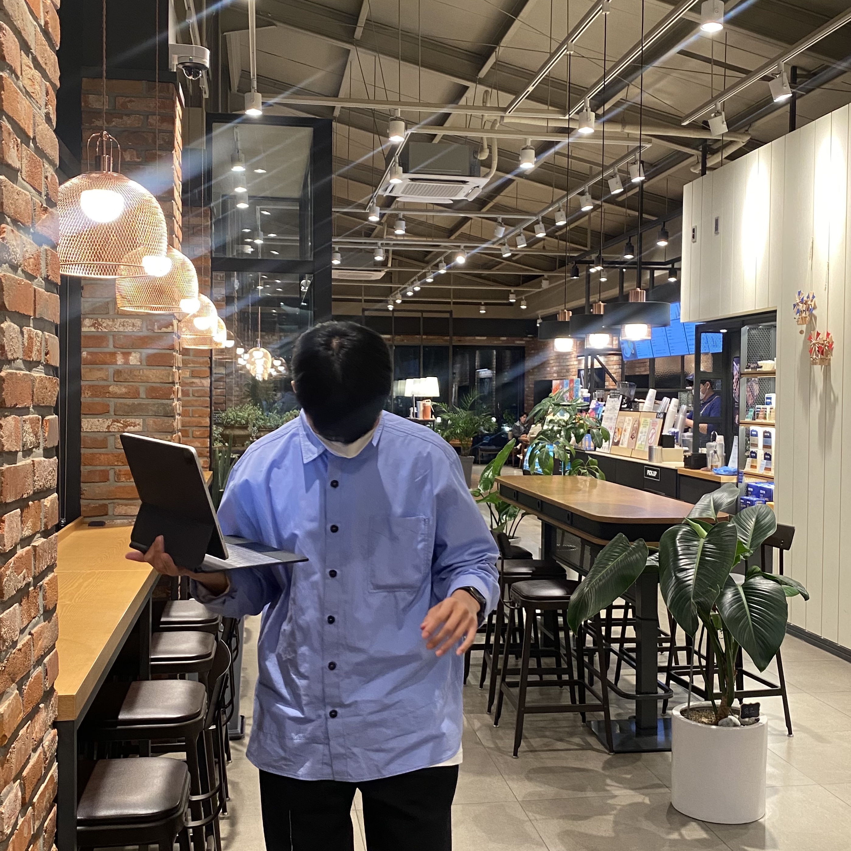 Zara x Ader Error Oversized Shirt Sky Blue, New Balance x Stone Island x Tokyo Design Studio FuelCell RC Elite v2 착용 스타일 - 3
