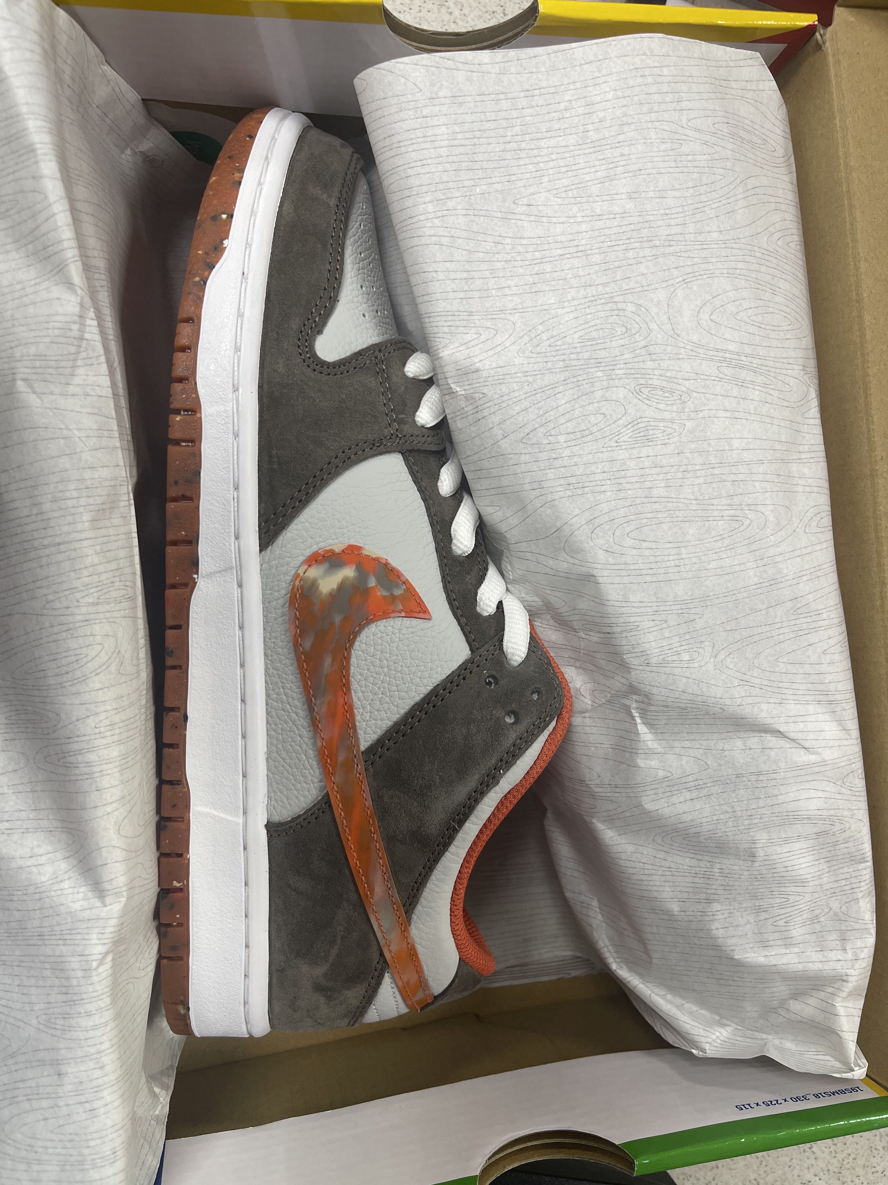 Nike x Crushed D.C. SB Dunk Low Pro QS Olive Grey 착용 스타일