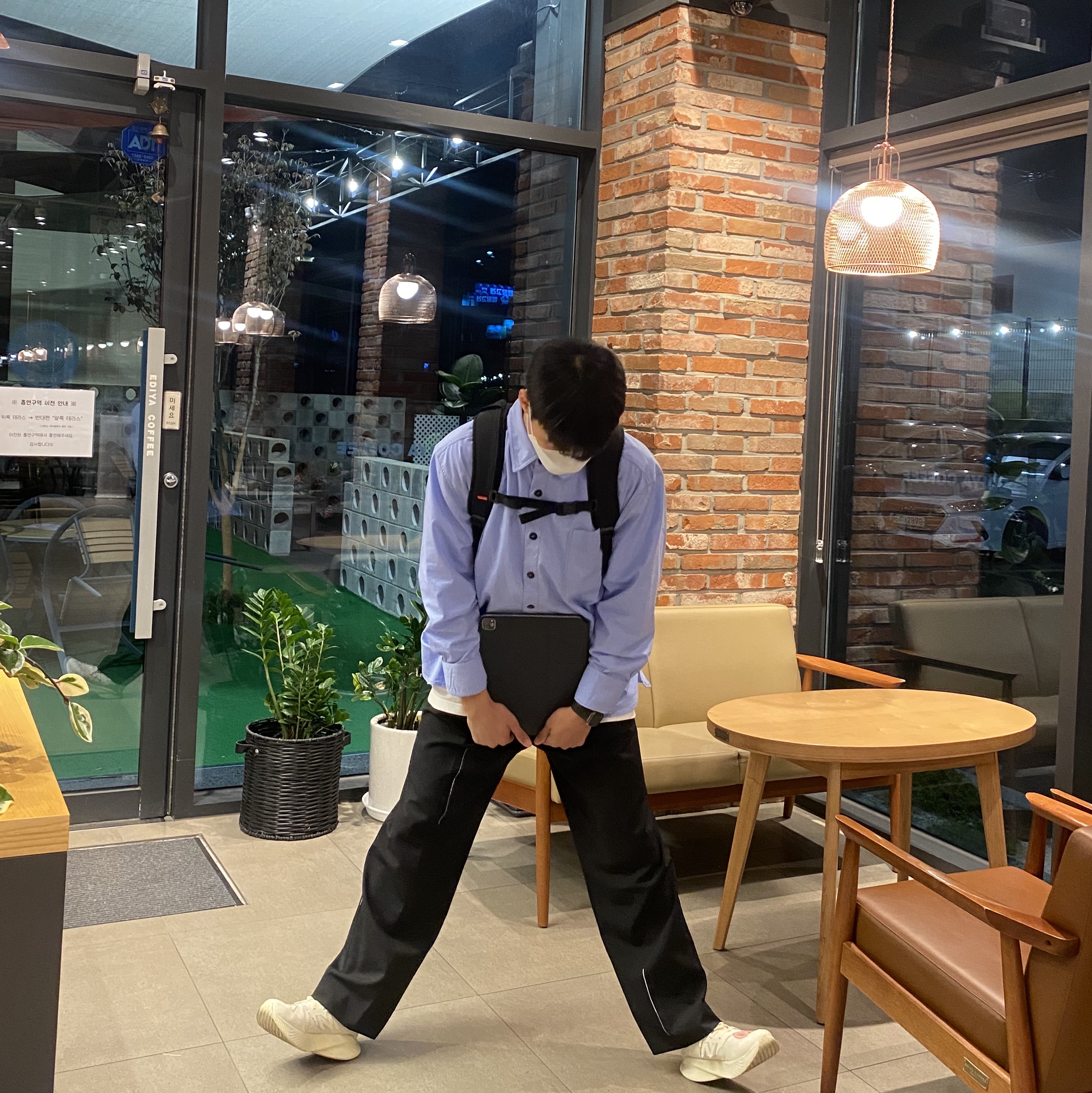 Zara x Ader Error Oversized Shirt Sky Blue, New Balance x Stone Island x Tokyo Design Studio FuelCell RC Elite v2 착용 스타일 - 1