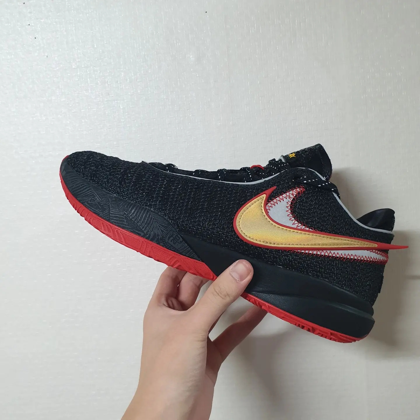 Nike LeBron XX EP Bred 착용 스타일