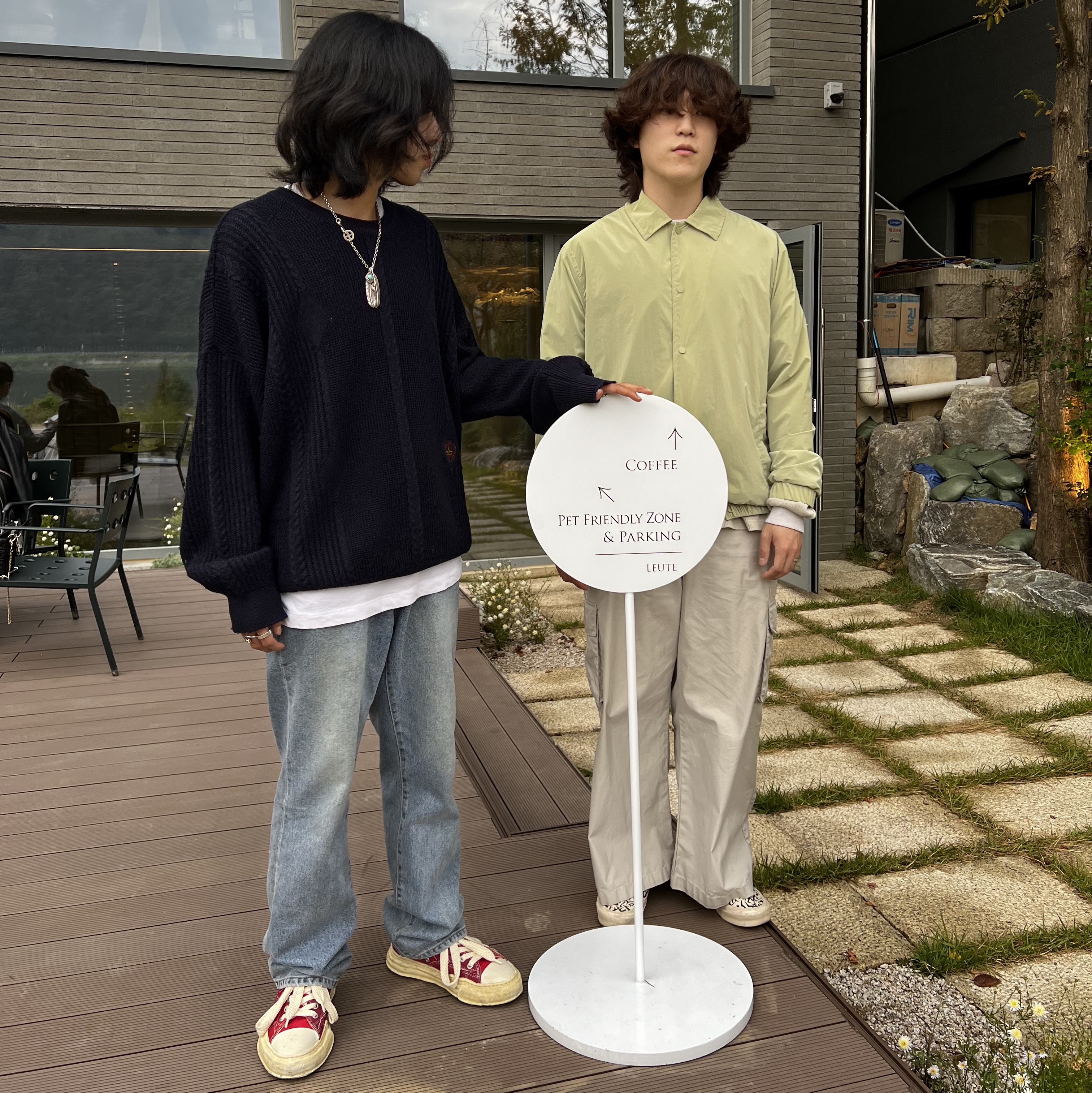 Maison Mihara Yasuhiro Peterson OG Sole OD Canvas Low-top Sneakers Red 착용 스타일