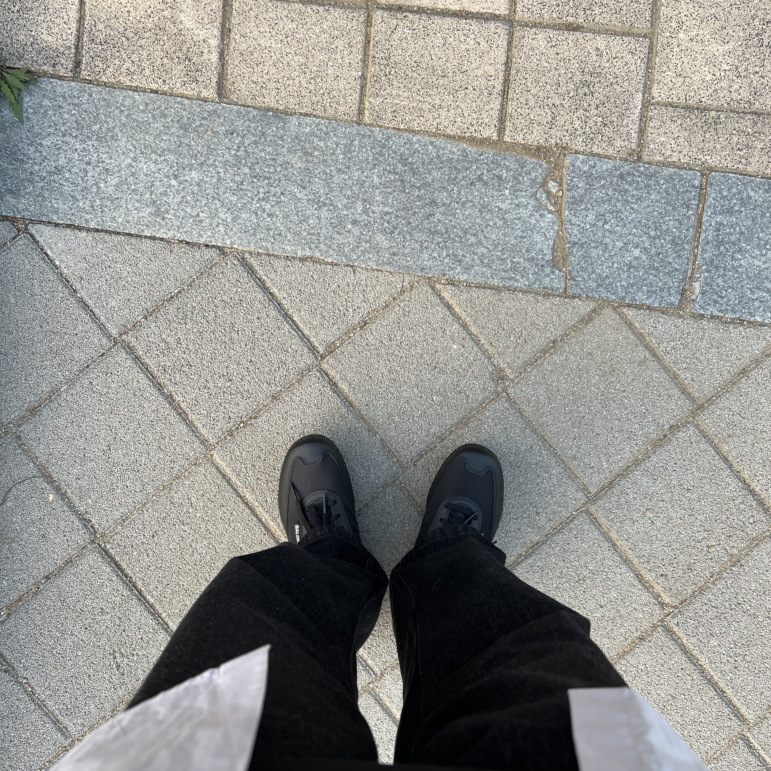 Salomon x Comme des Garcons SR90 Black 착용 스타일
