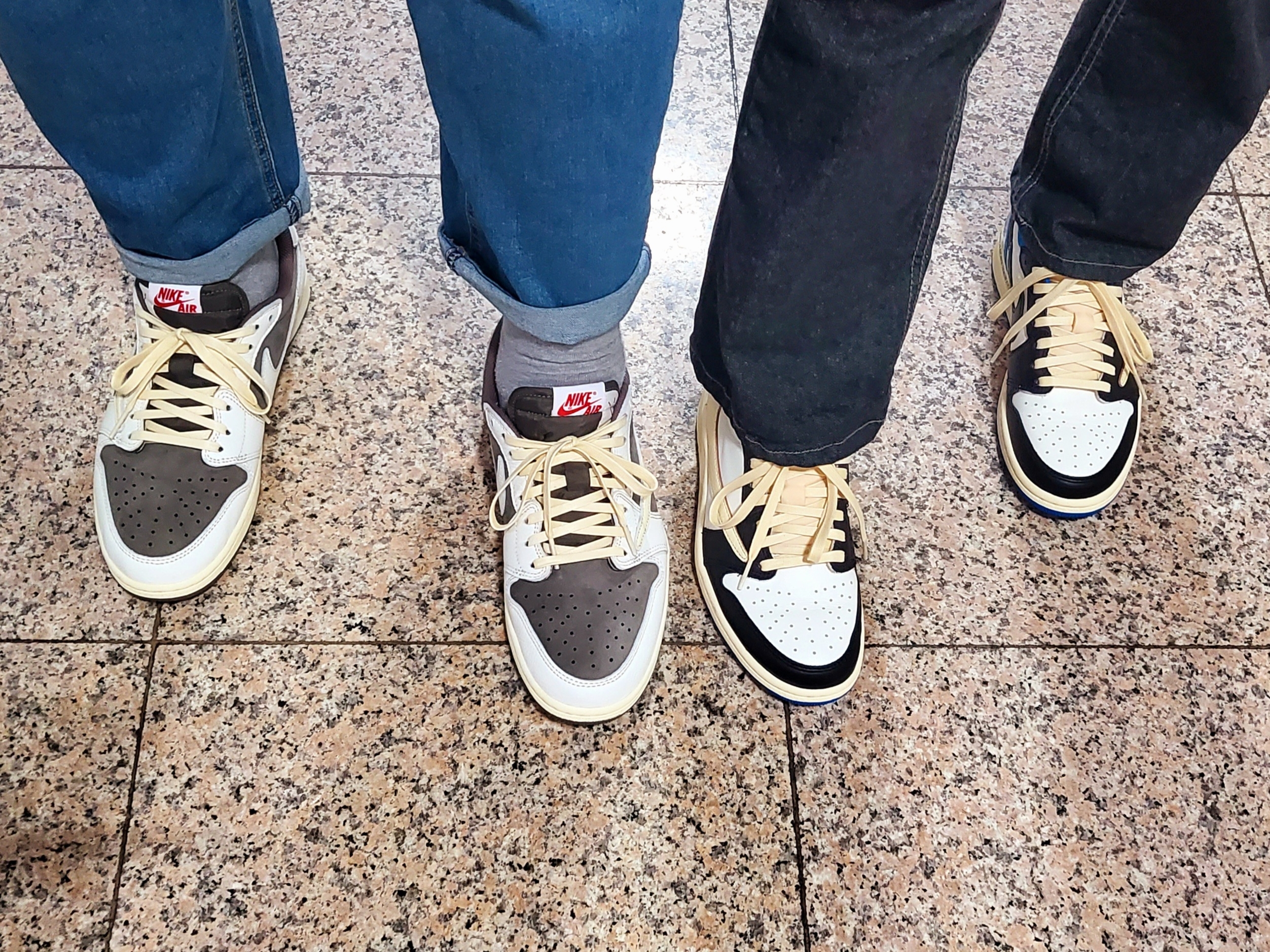Jordan 1 x Travis Scott Retro Low OG SP Sail and Ridgerock, Jordan 1 x Travis Scott x Fragment Retro Low OG SP Military Blue 착용 스타일
