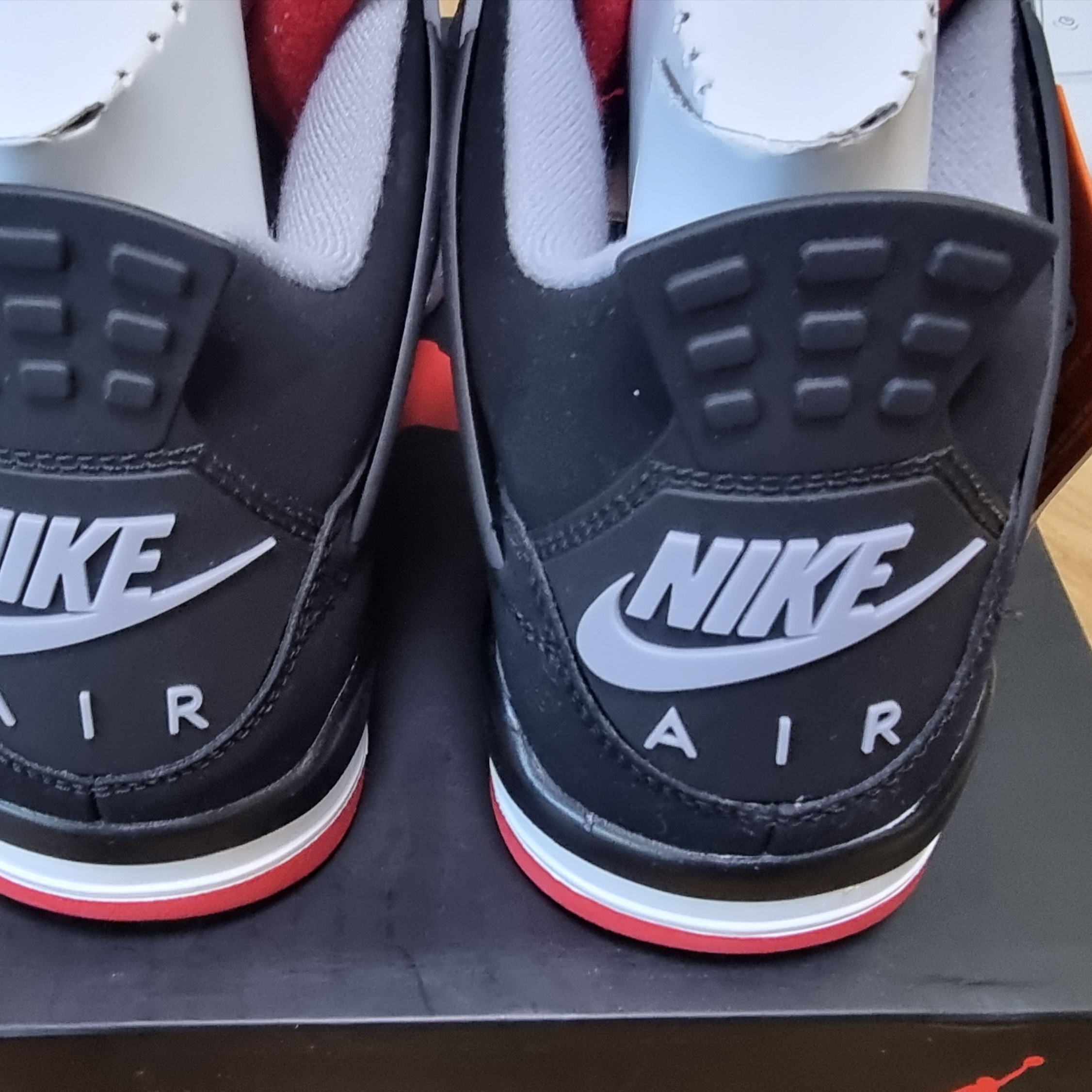 Jordan 4 Retro Bred 2019 착용 스타일 - 2
