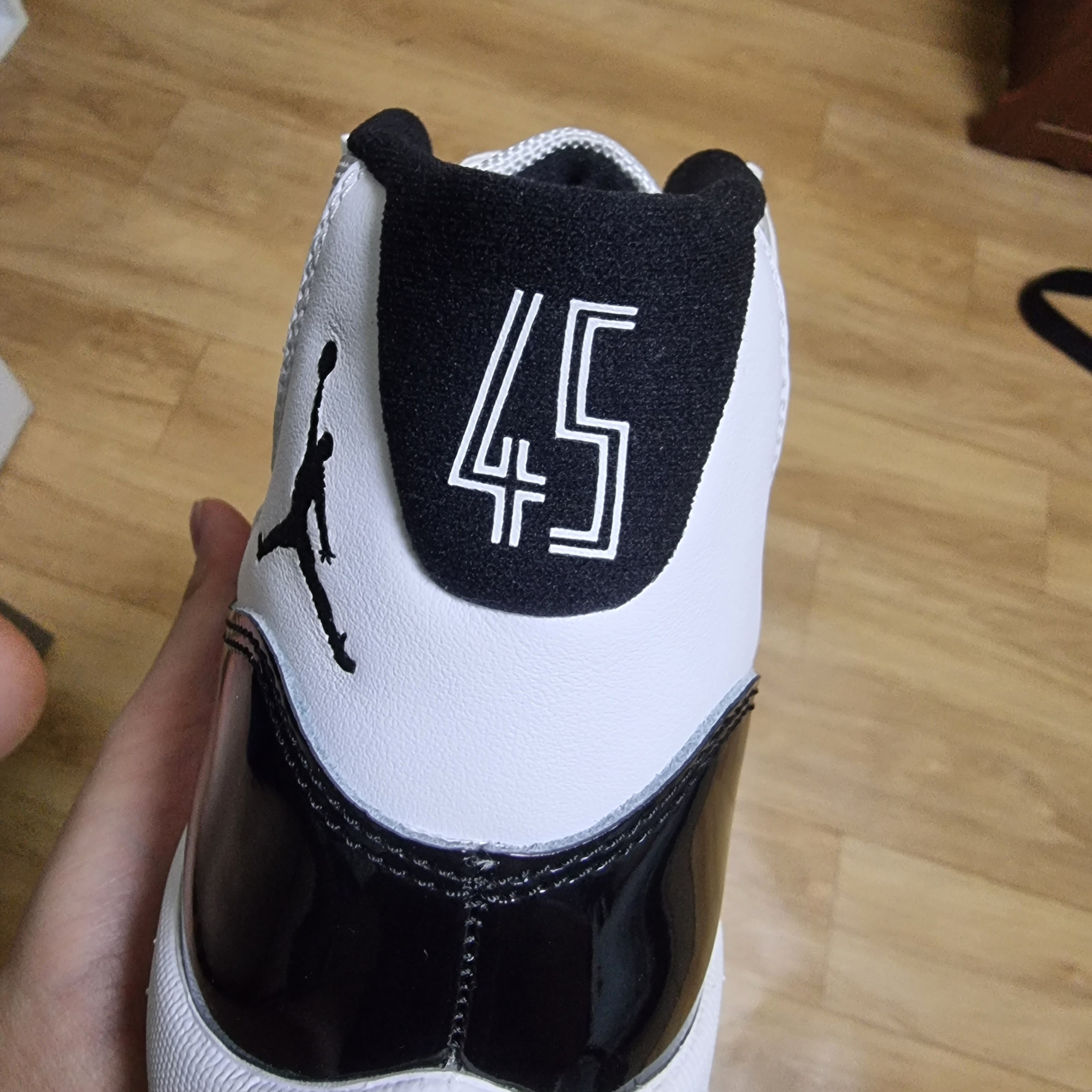 Jordan 11 Retro Concord 2018 착용 스타일 - 3