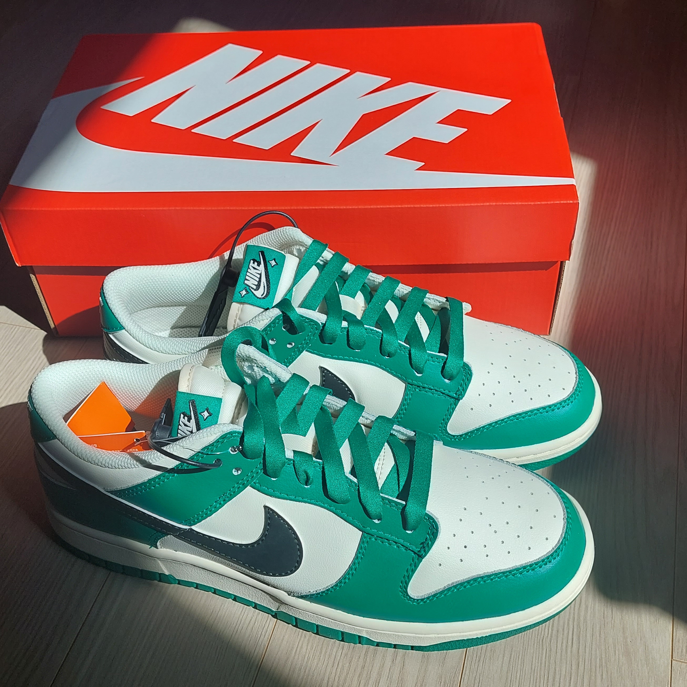 Nike Dunk Low Retro SE Jackpot Malachite 착용 스타일