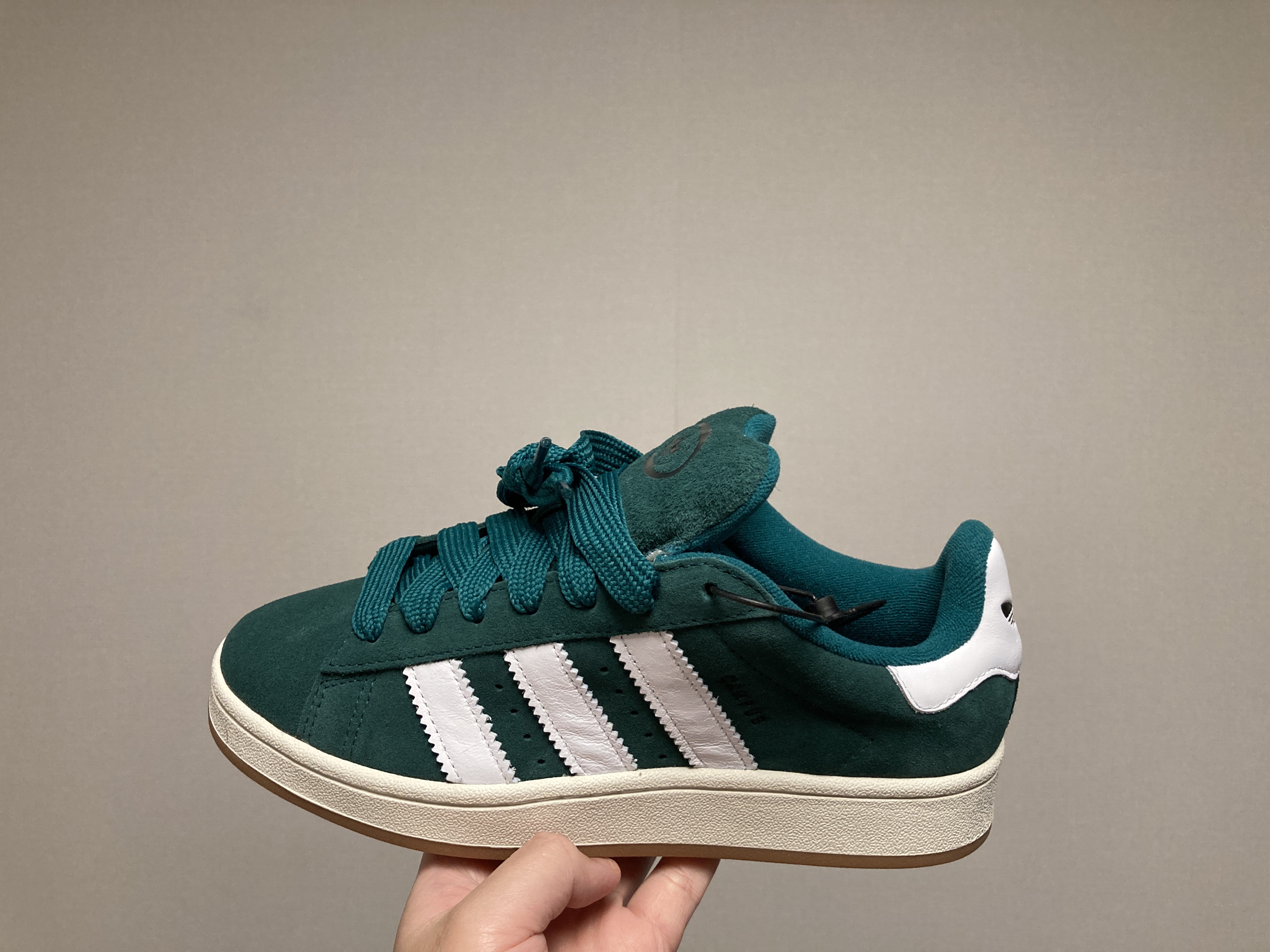 Adidas Campus 00s St Forest Glade 착용 스타일