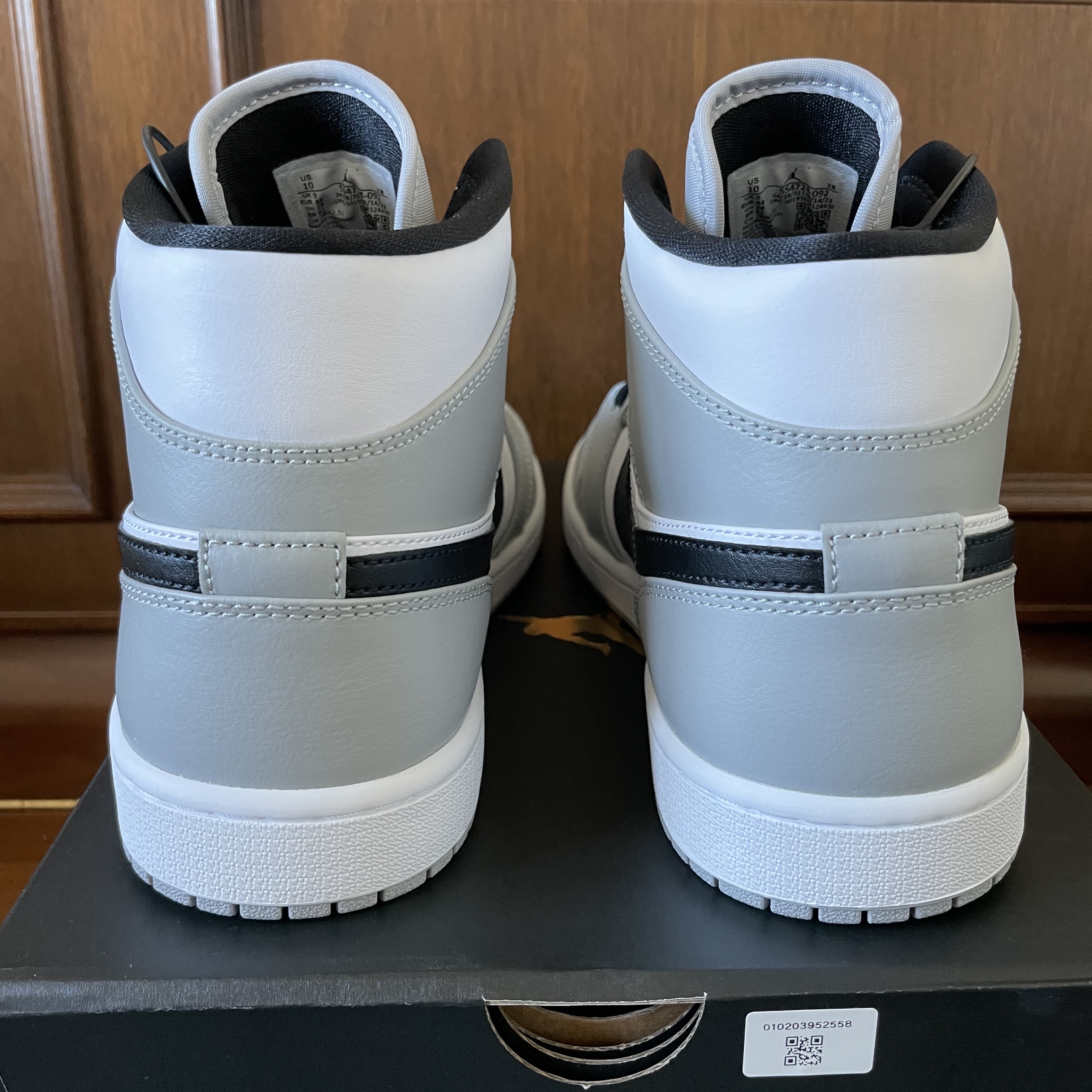Jordan 1 Mid Light Smoke Grey 착용 스타일 - 4