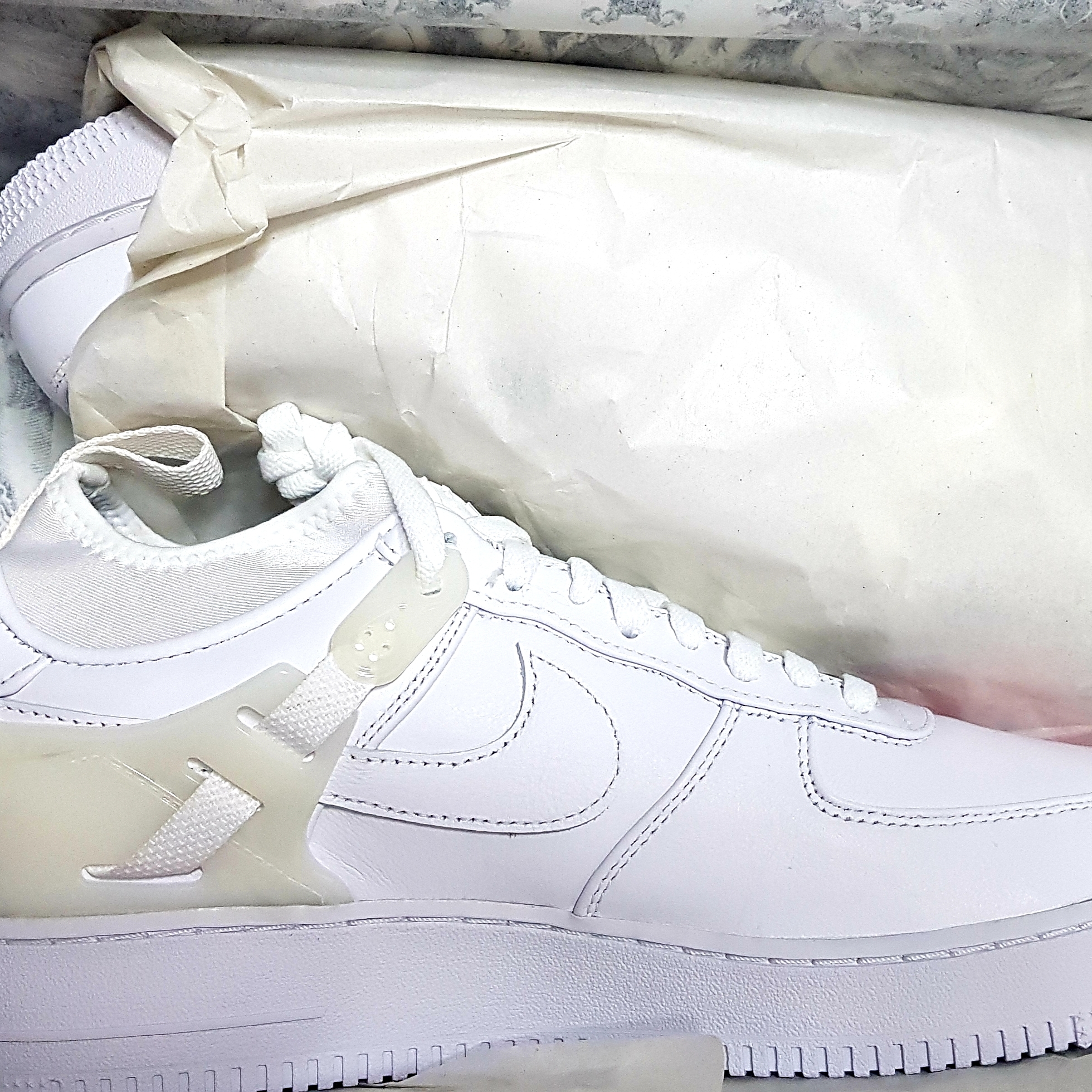 Nike x Undercover Air Force 1 Low SP White 착용 스타일 - 1