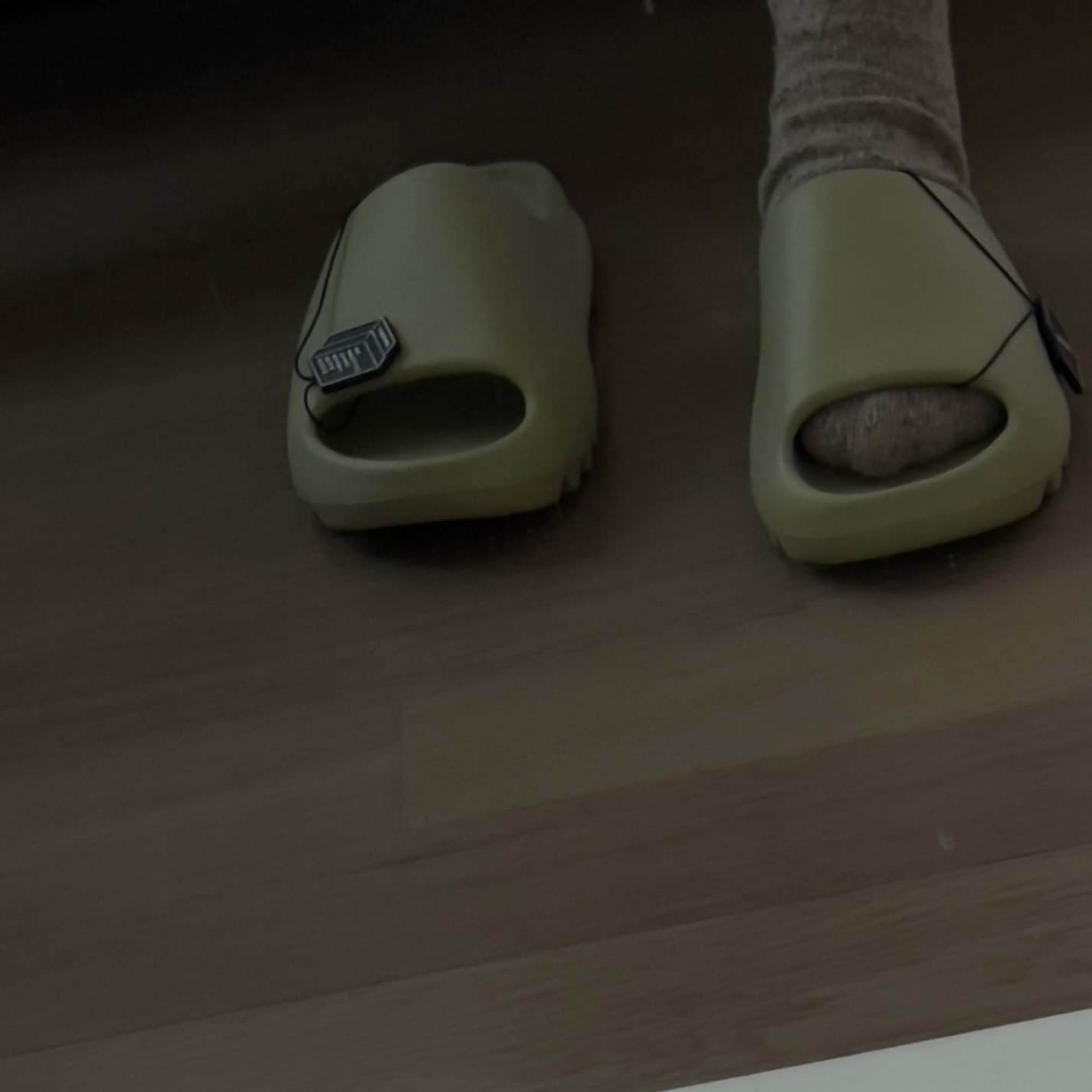 Adidas Yeezy Slide Resin 2022, Adidas Yeezy Slide Bone 2022/2023 착용 스타일 - 2