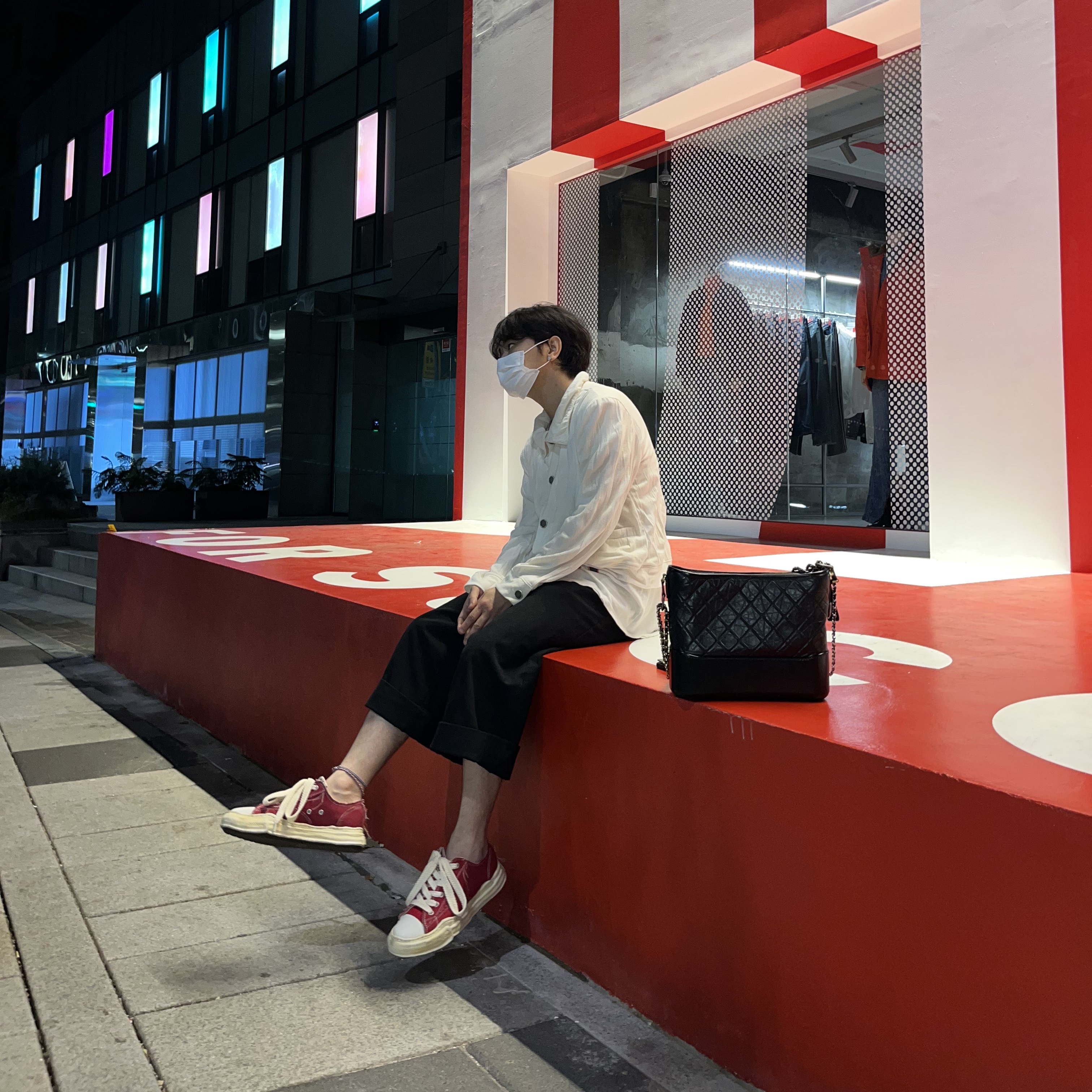 Maison Mihara Yasuhiro Peterson OG Sole OD Canvas Low-top Sneakers Red, Chanel Gabrielle Medium Hobo Bag Aged Calfskin & Gold Black 착용 스타일