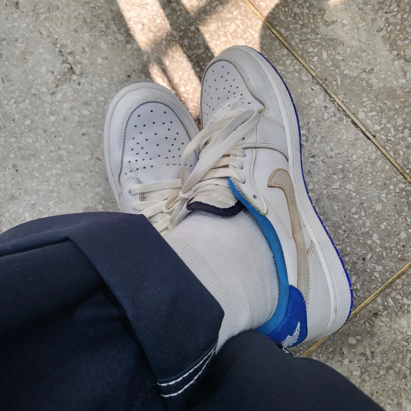 Jordan 1 Low OG Neutral Grey 착용 스타일 - 2