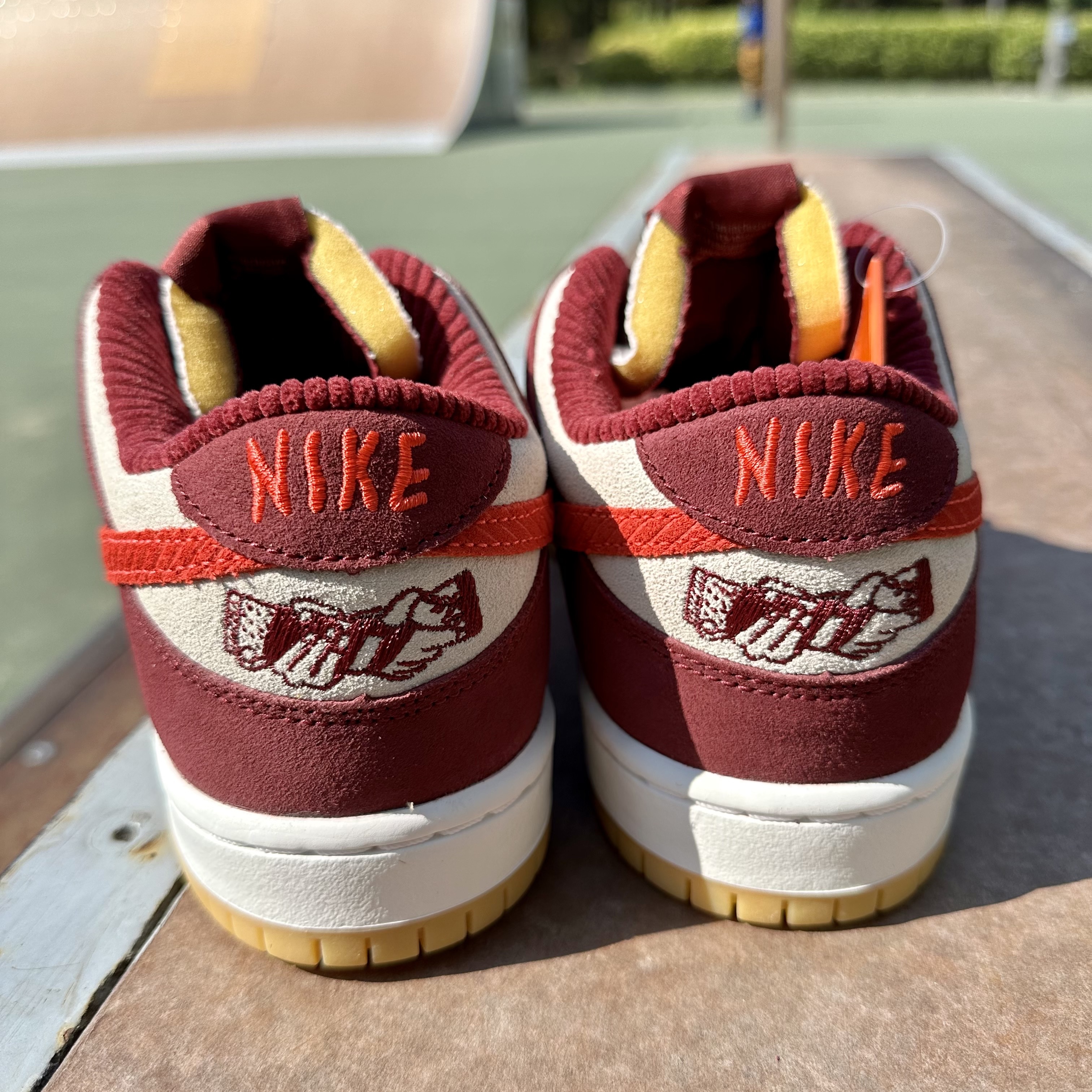 Nike x Skate Like a Girl SB Dunk Low QS Barely Rose 착용 스타일 - 2