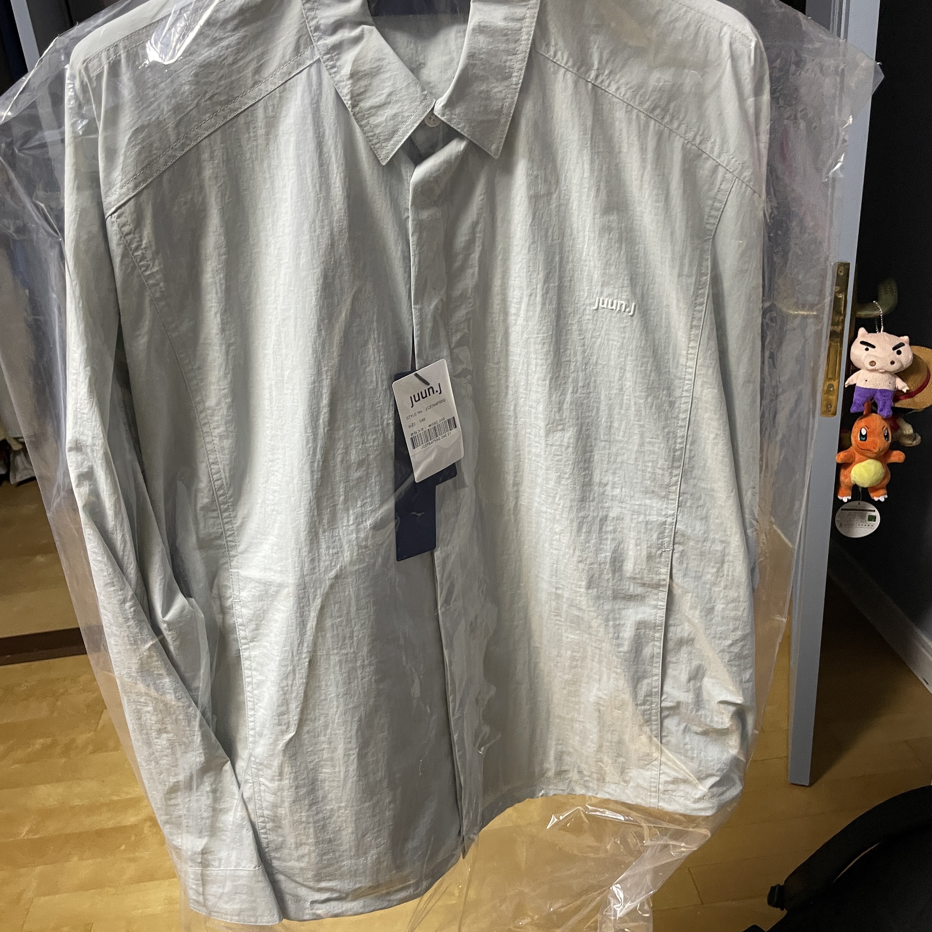 Juun.J Nylon Coach Shirt Sky Blue 착용 스타일 - 3