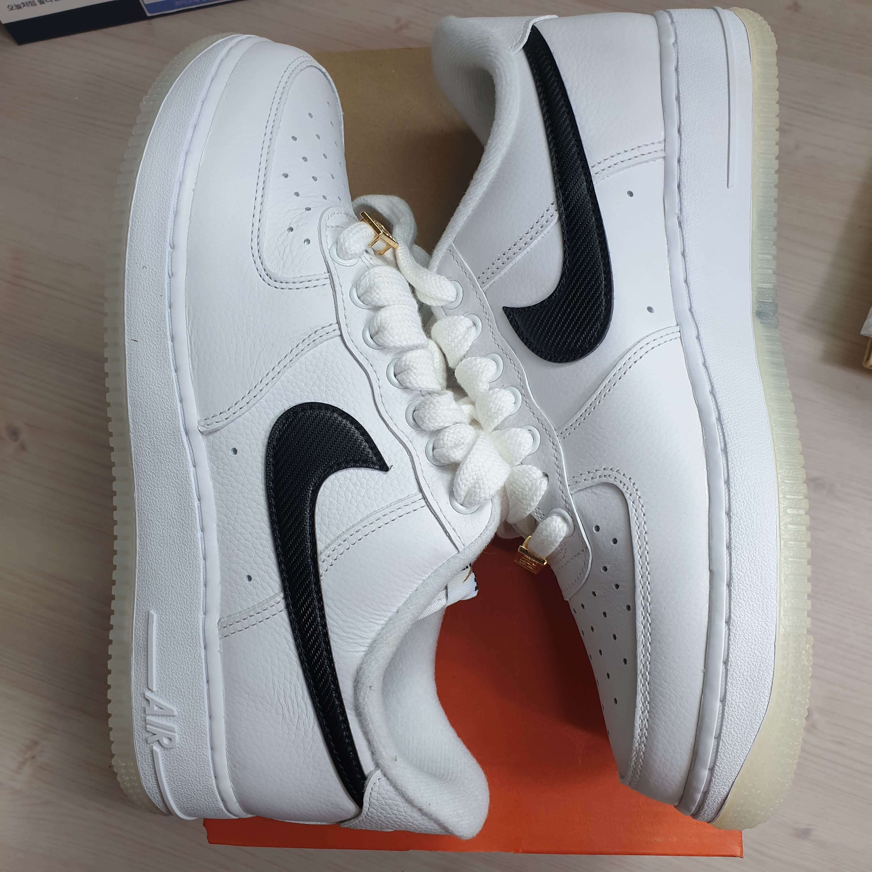 Nike Air Force 1 '07 PRM Bronx Origins 착용 스타일 - 2